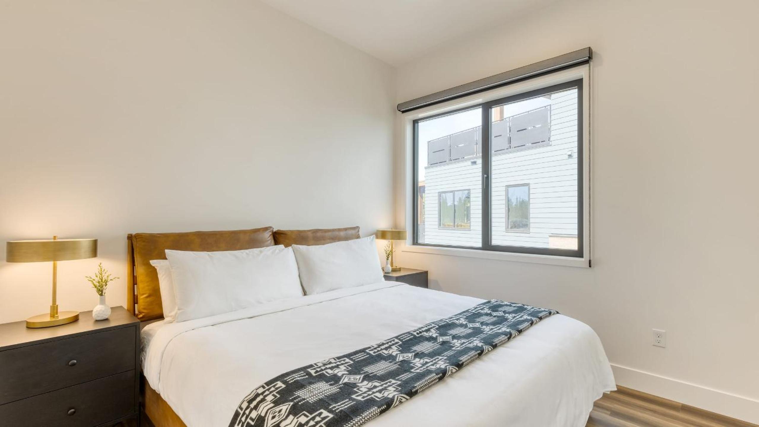 1119 Aerie Buyout 2 Units Near Old Bend Hot Tub Mountain View