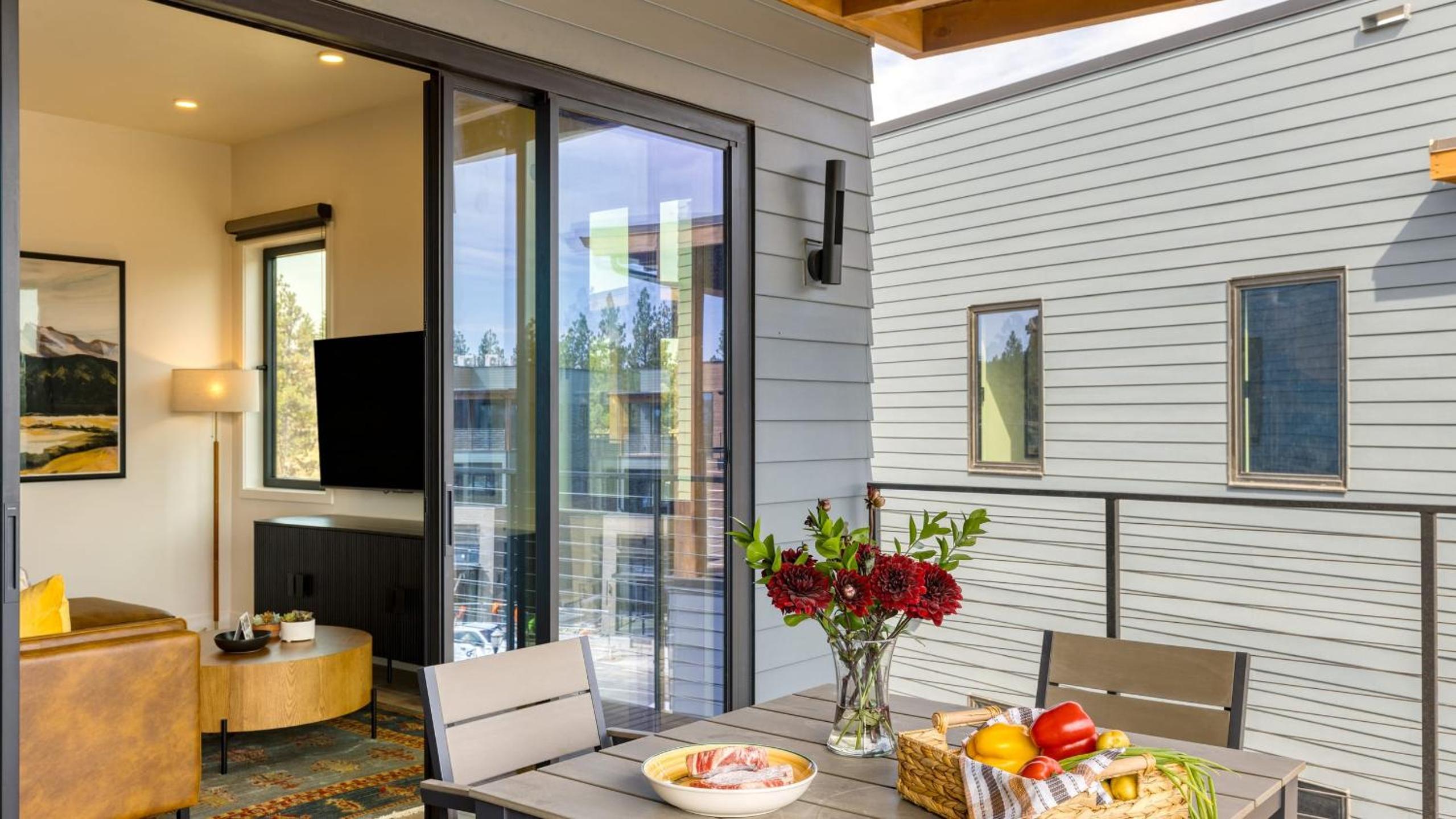 1127 Aerie Buyout 2 Units w Hot TubMountain Views Near Downtown