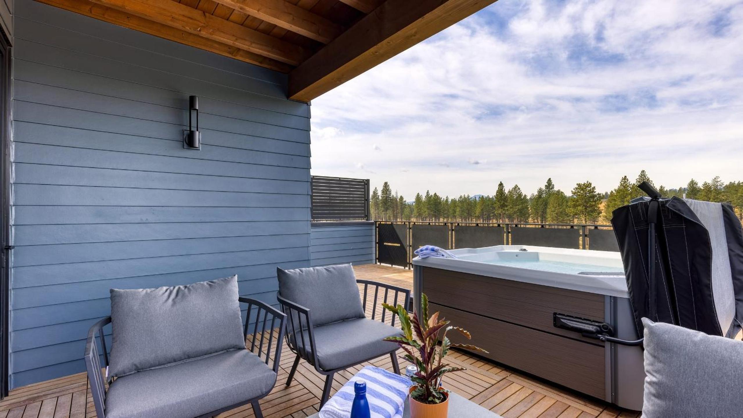 1127 Aerie Buyout 2 Units w Hot TubMountain Views Near Downtown