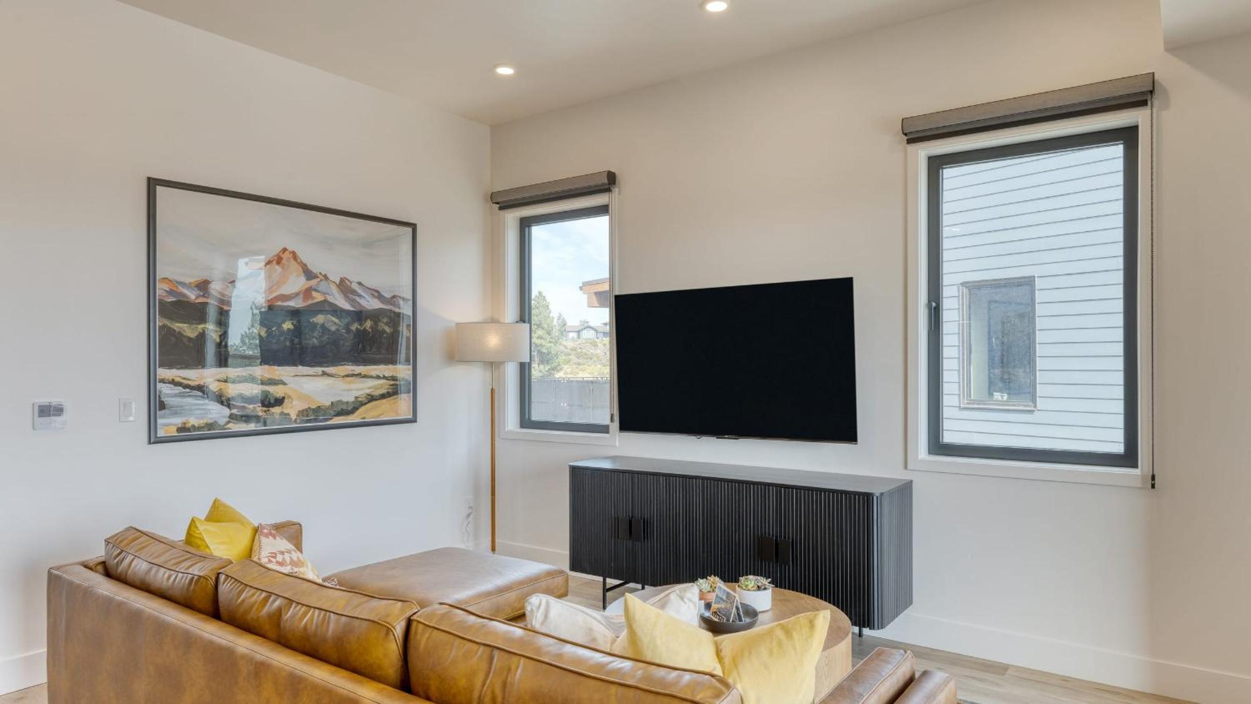 1127 Aerie Buyout 2 Units w Hot TubMountain Views Near Downtown