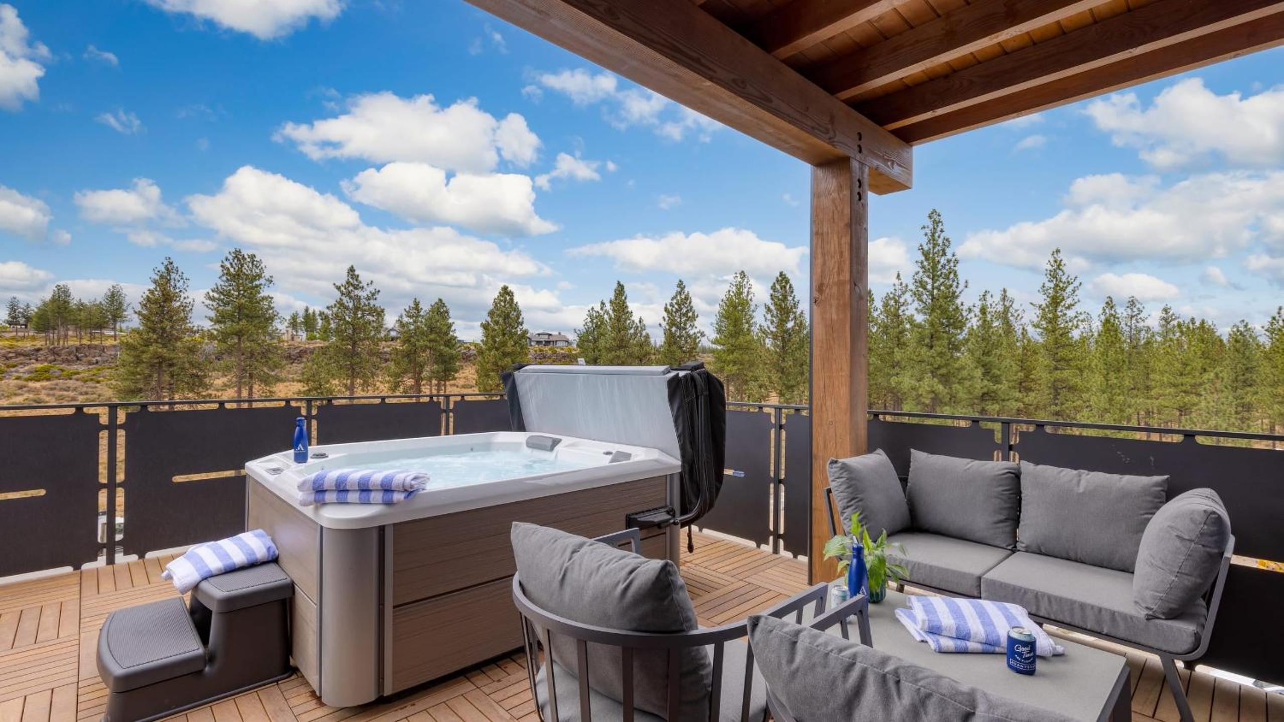 Aerie Modern 4 Unit Buyout 4 Units w Hot Tub Mountain Views Near Downtown