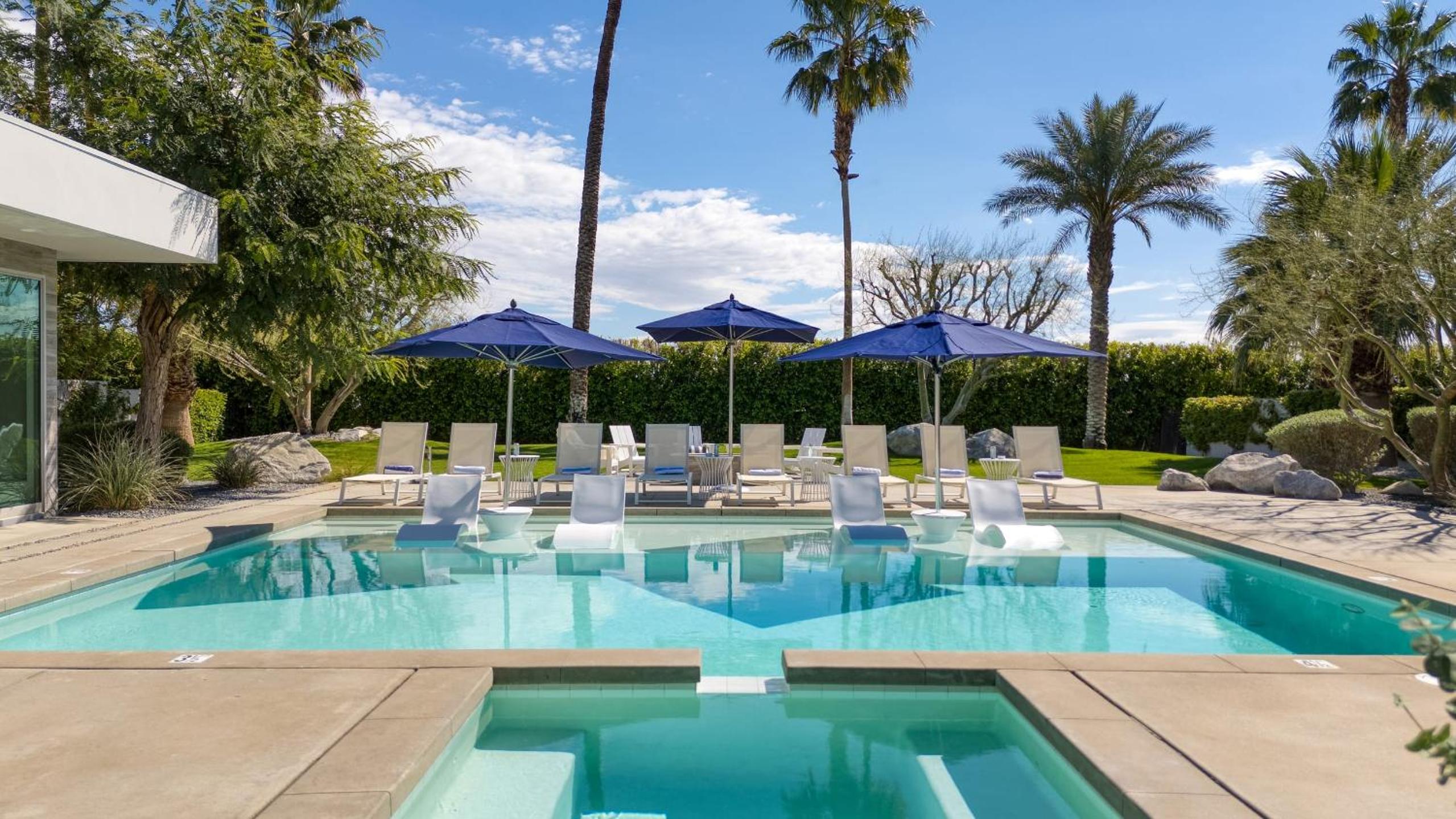 Sleeps 28 2 Luxe Villas w Pool Putting Green Polo Villas Nova by AvantStay