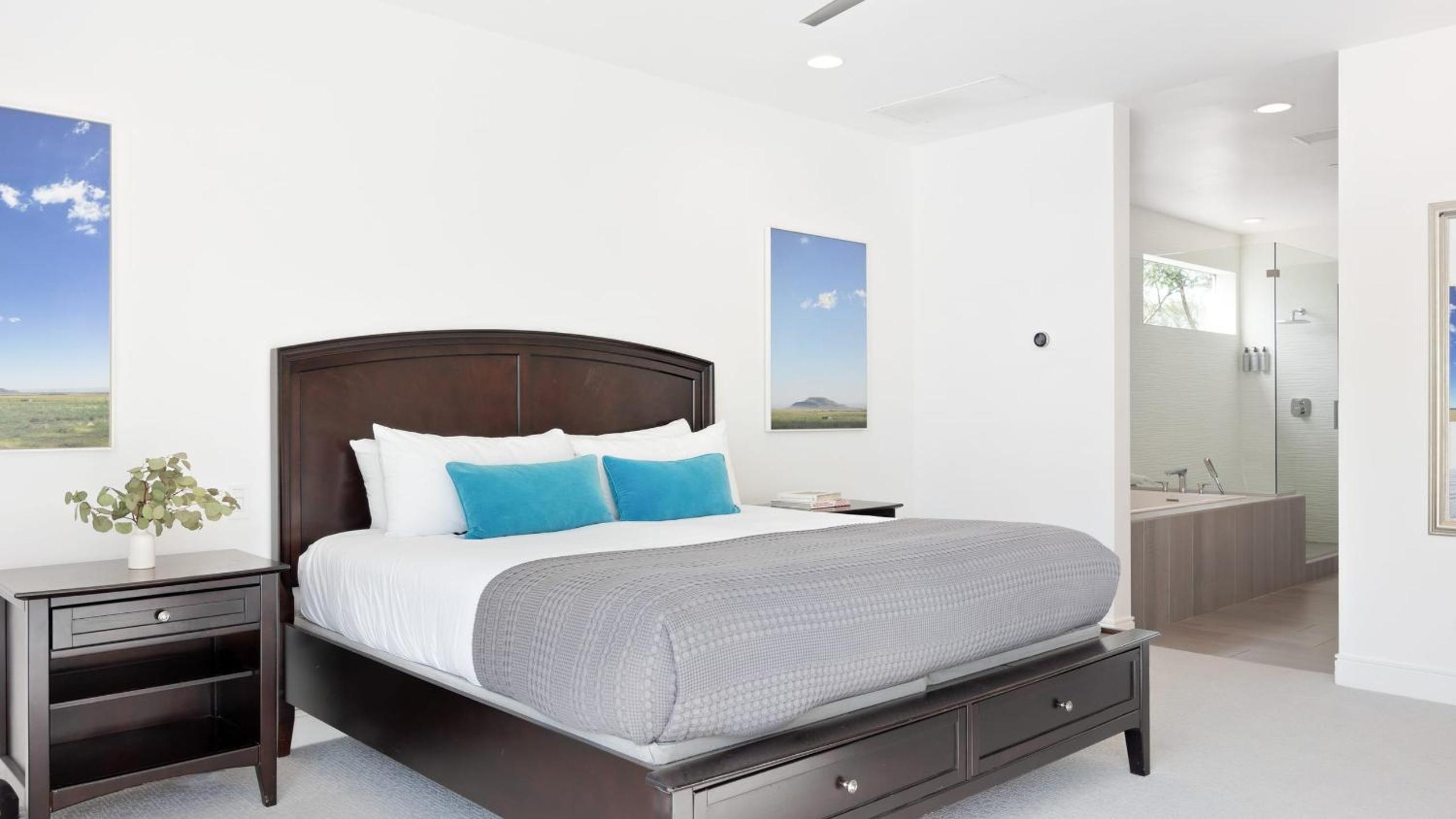 Sleeps 28 2 Luxe Villas w Pool Putting Green Polo Villas Nova by AvantStay