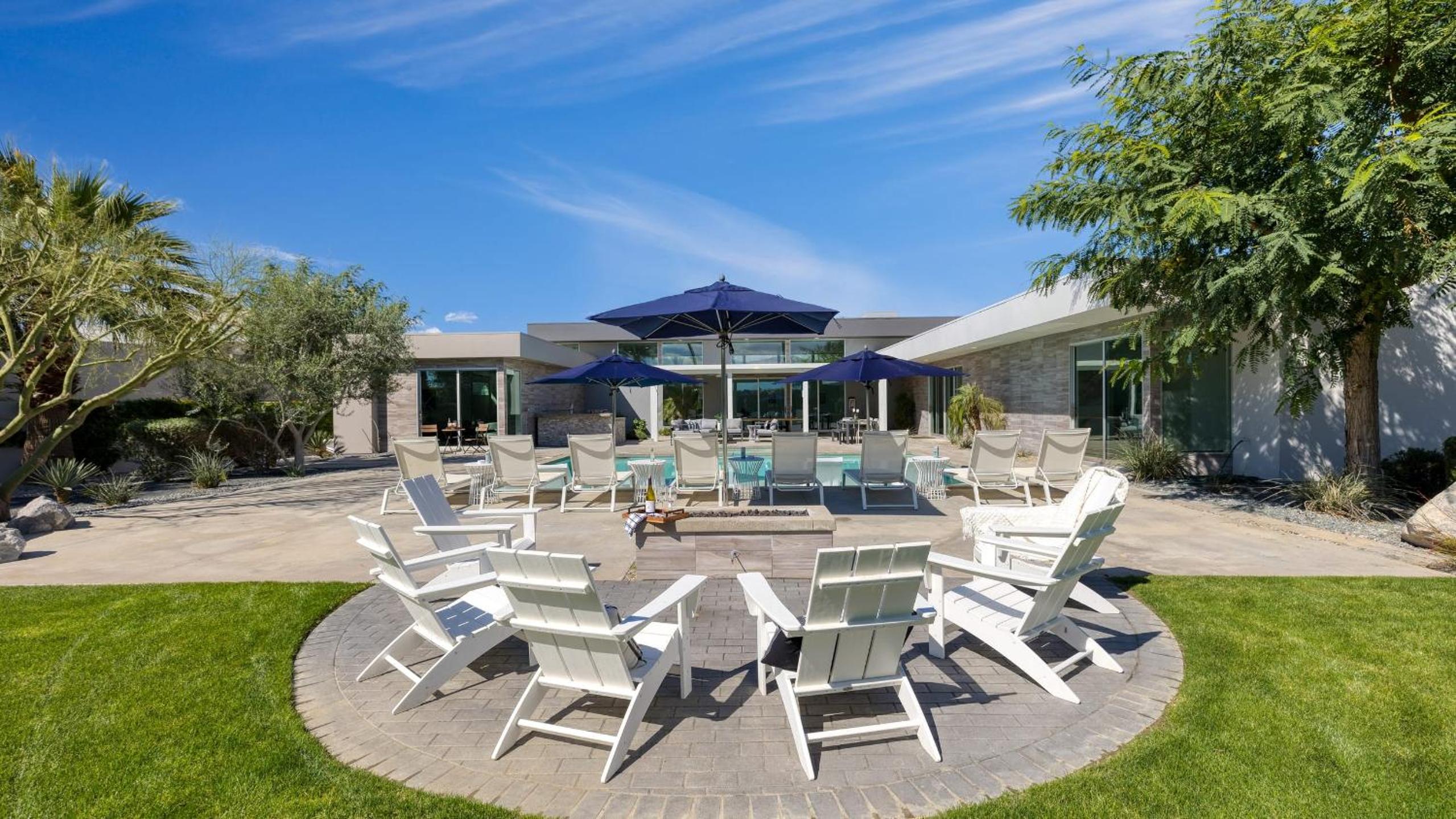 Sleeps 28 2 Luxe Villas w Pool Putting Green Polo Villas Nova by AvantStay