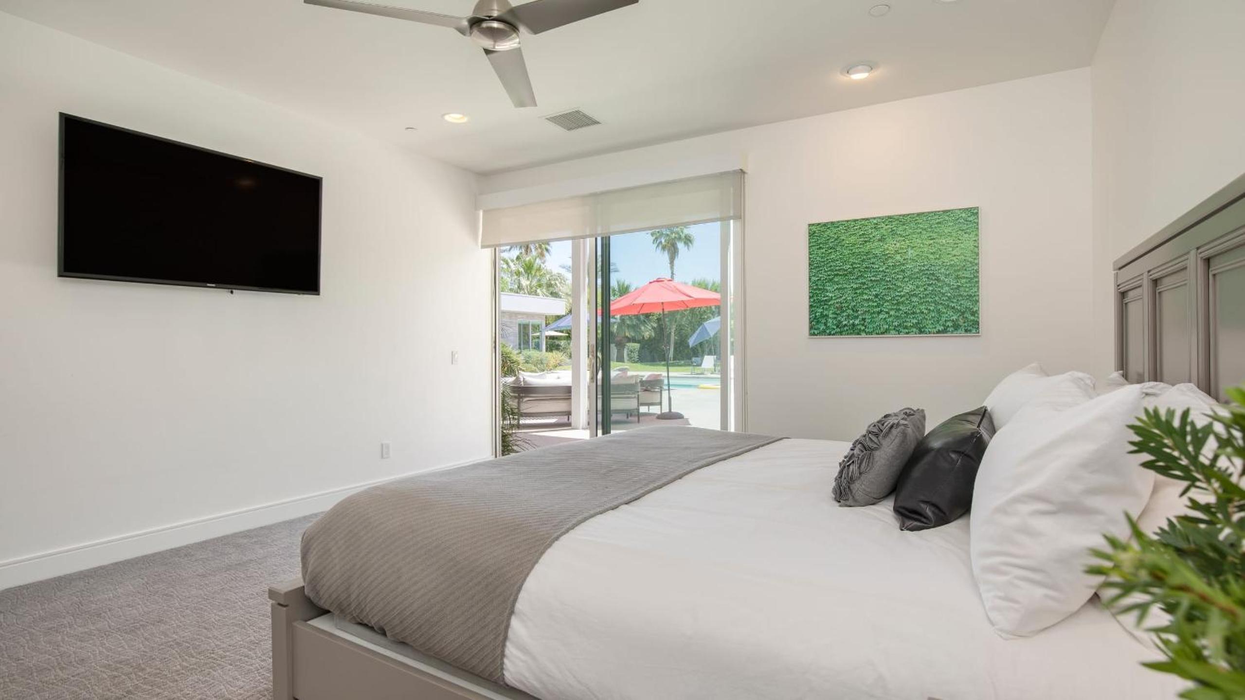 Sleeps 28 2 Luxe Villas w Pool Putting Green Polo Villas Nova by AvantStay