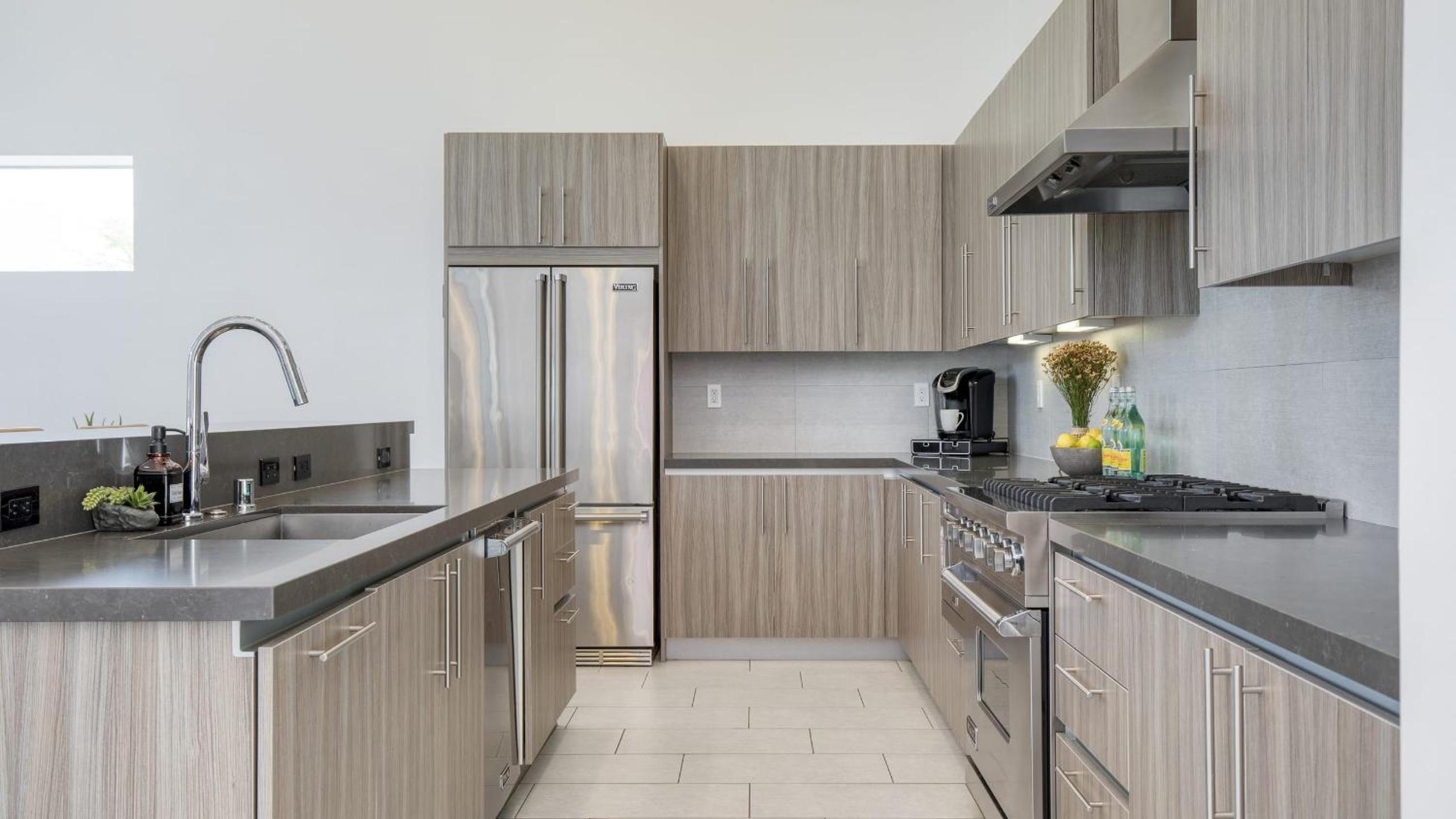 Sleeps 40 3 Luxe Villas next to Empire Polo Club Putting Green Pickleball