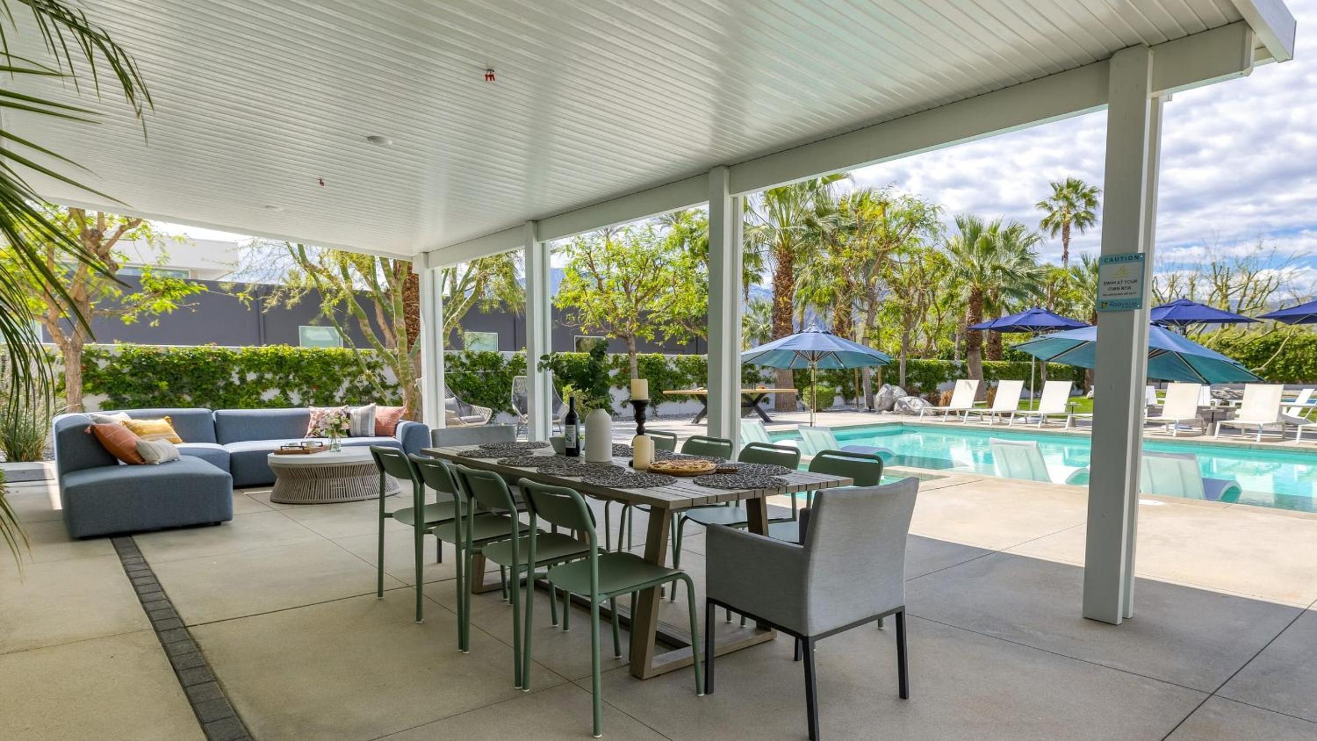 Sleeps 40 3 Luxe Villas next to Empire Polo Club Putting Green Pickleball