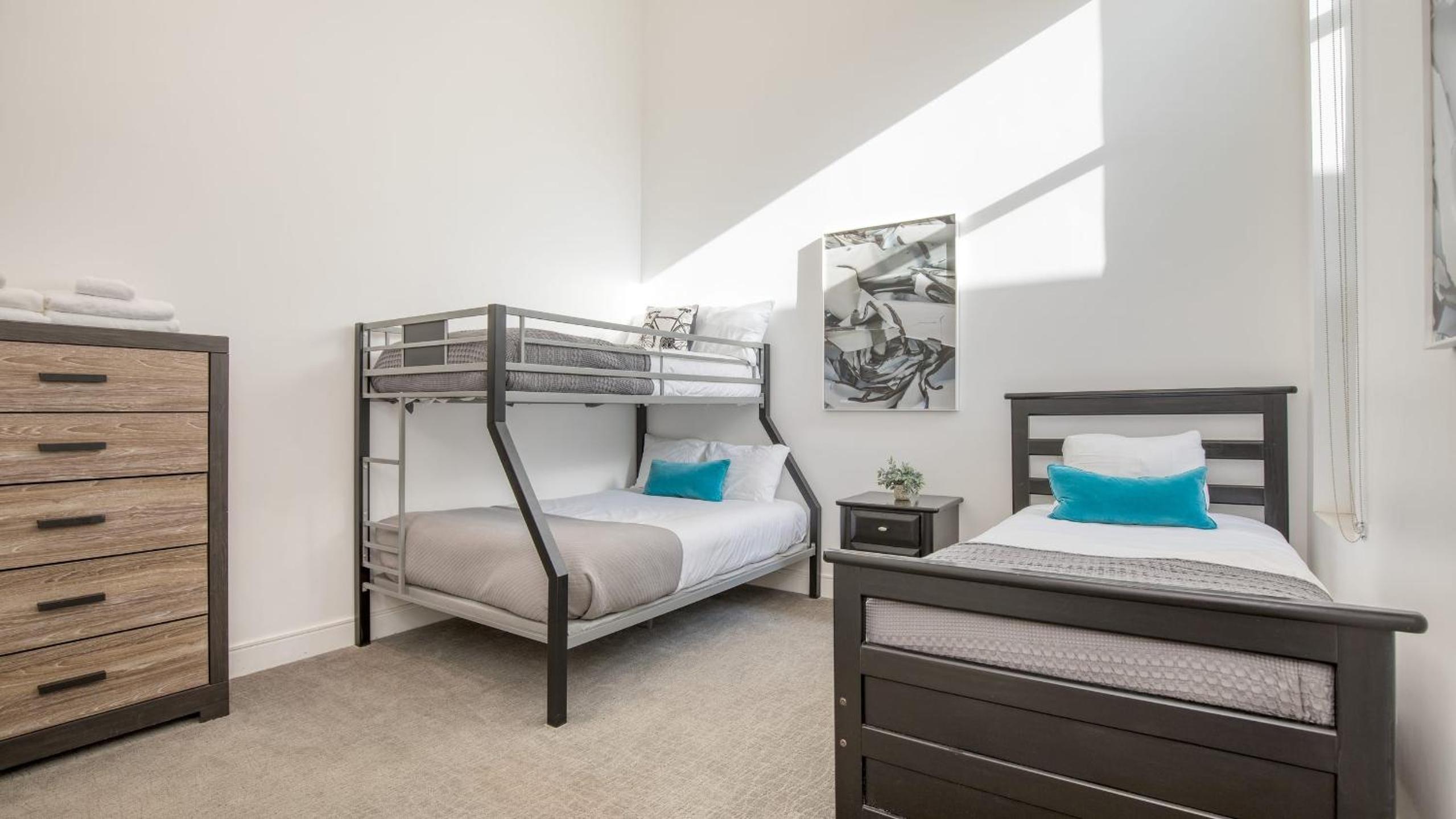 Sleeps 40 3 Luxe Villas next to Empire Polo Club Putting Green Pickleball