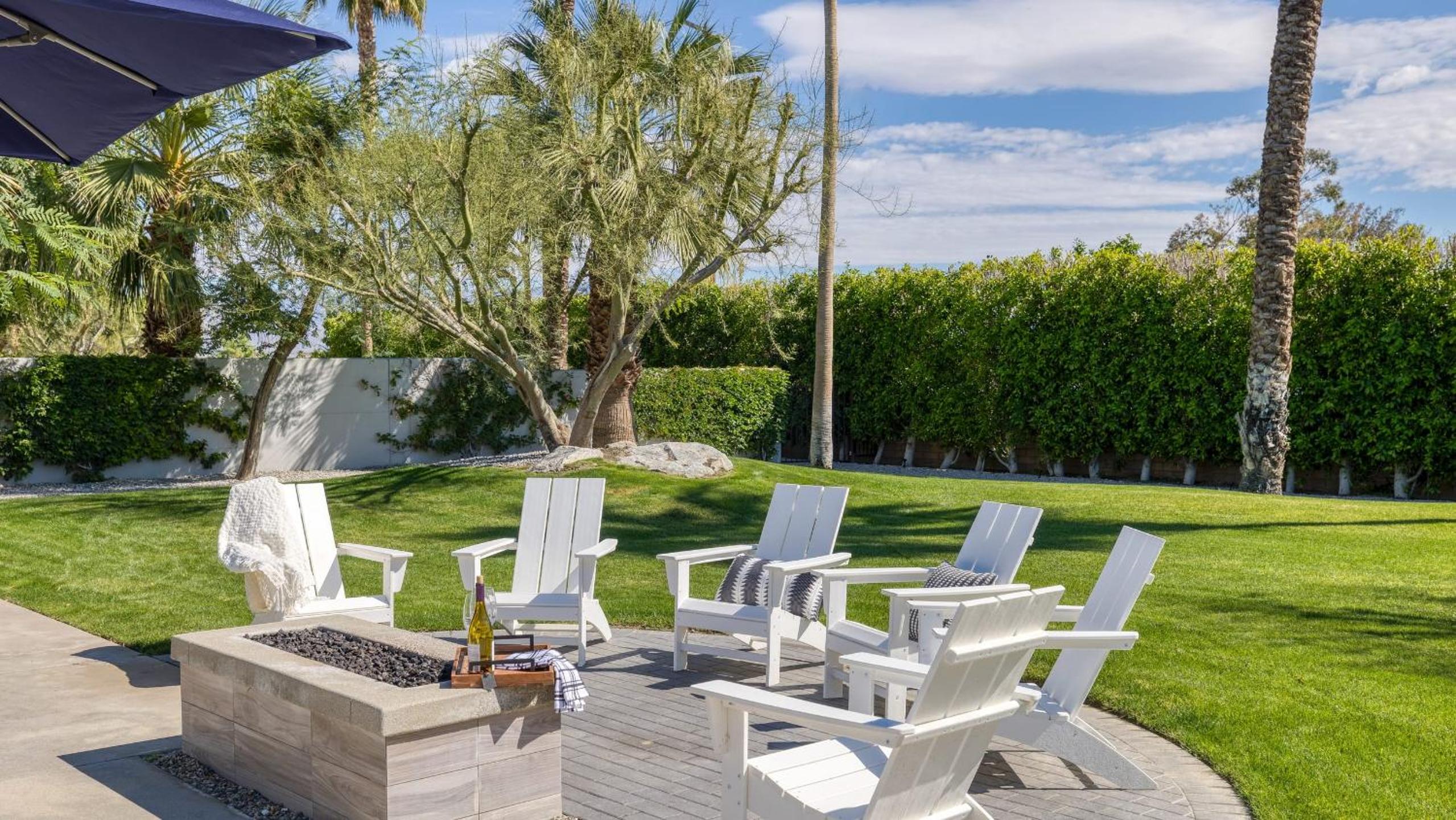 Sleeps 40 3 Luxe Villas next to Empire Polo Club Putting Green Pickleball