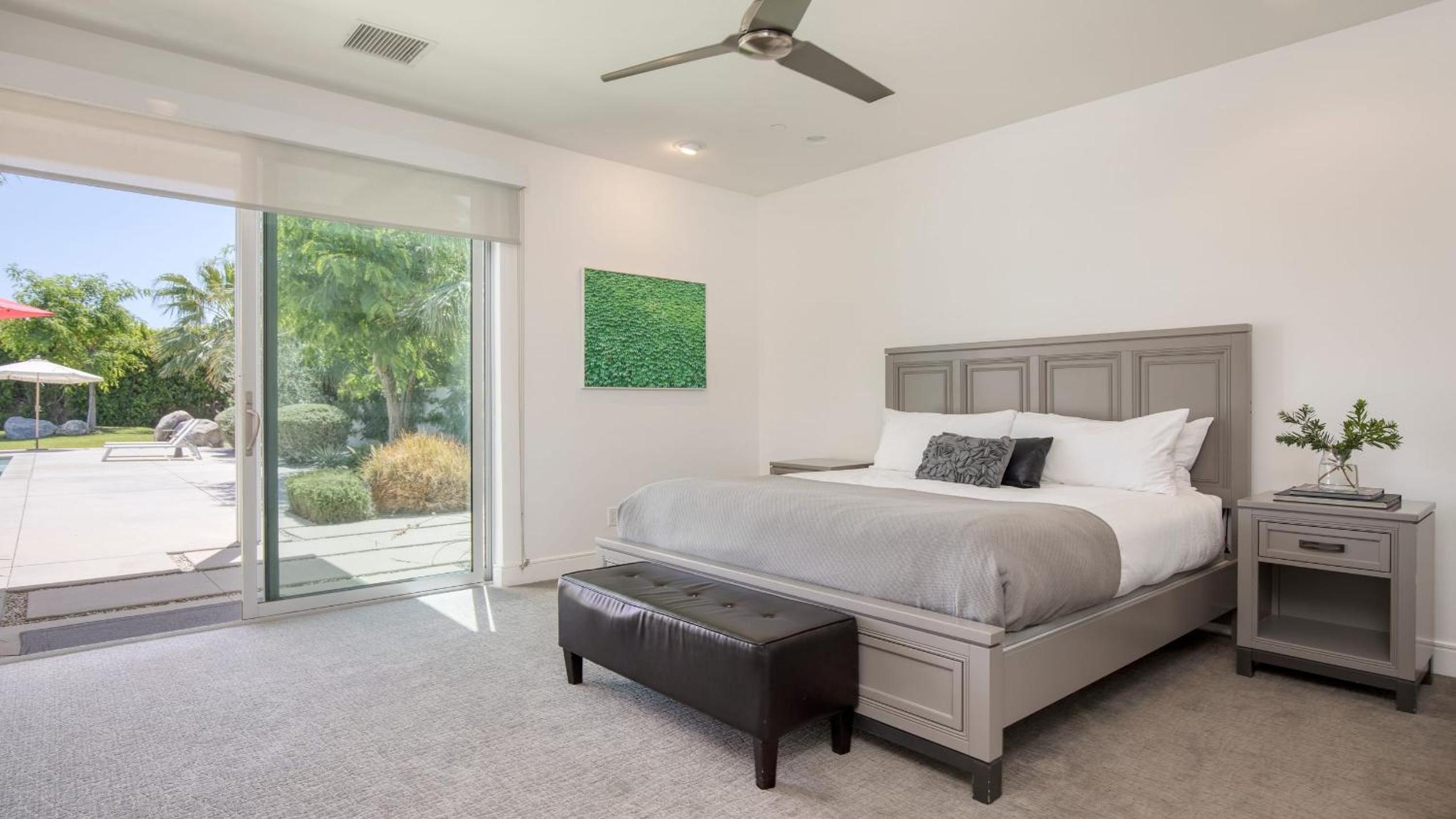 Sleeps 40 3 Luxe Villas next to Empire Polo Club Putting Green Pickleball