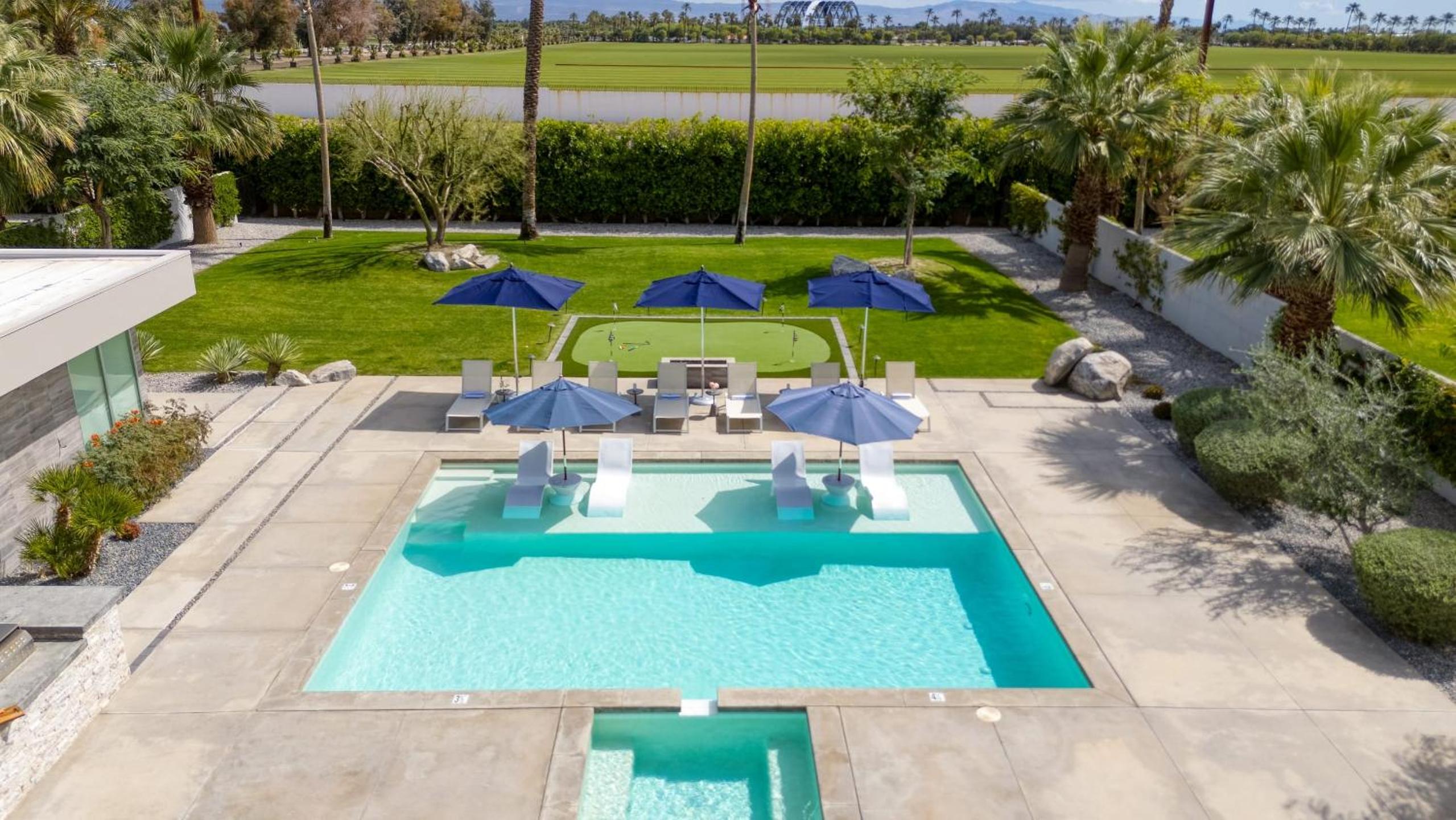 Sleeps 40 3 Luxe Villas next to Empire Polo Club Putting Green Pickleball