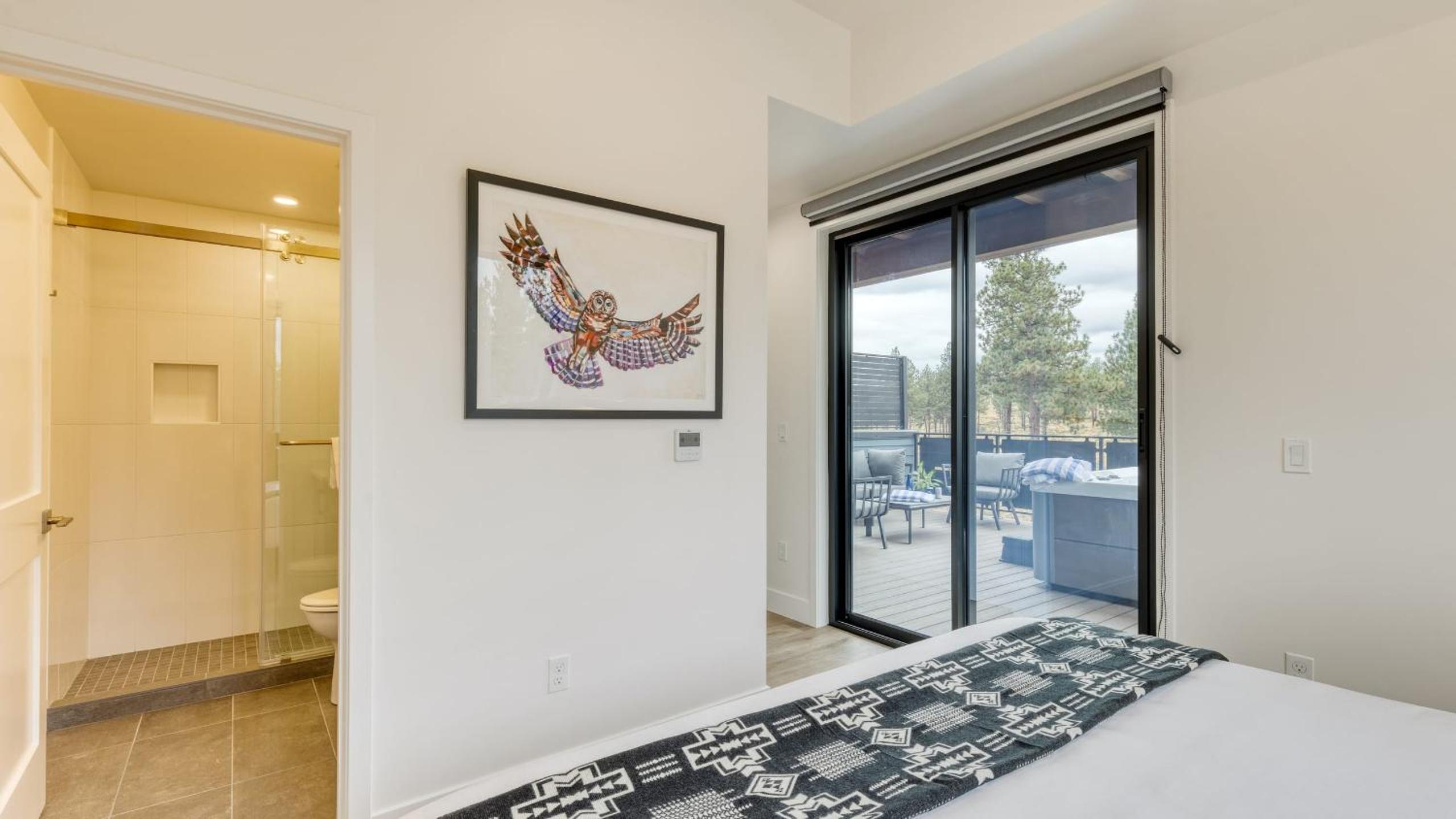 2 Units Minutes to Old Bend Deck Hot Tub 1216 Skyline Ranch by AvantStay