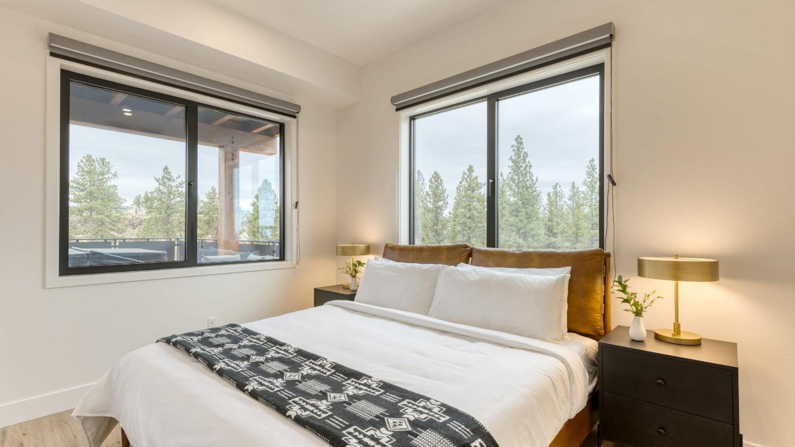 2 Units Minutes to Old Bend Deck Hot Tub 1216 Skyline Ranch by AvantStay