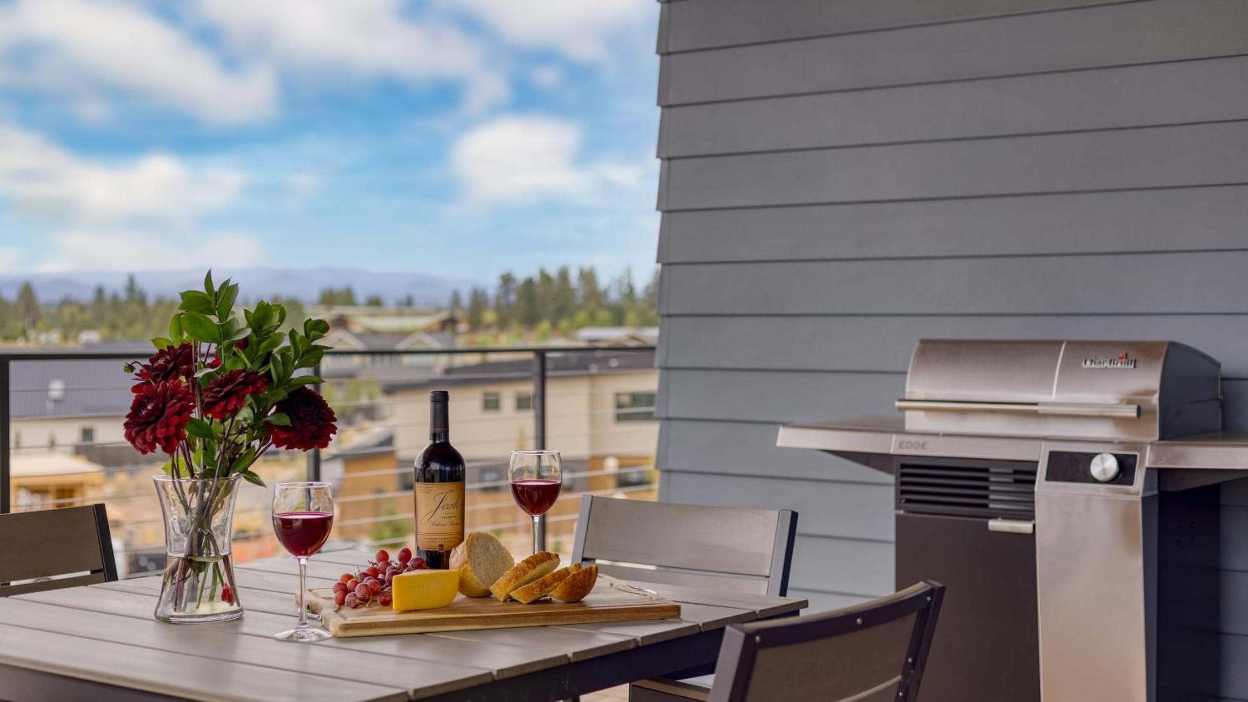 2 Units Minutes to Downtown Bend Hot Tub 1208 Skyline Ranch by AvantStay