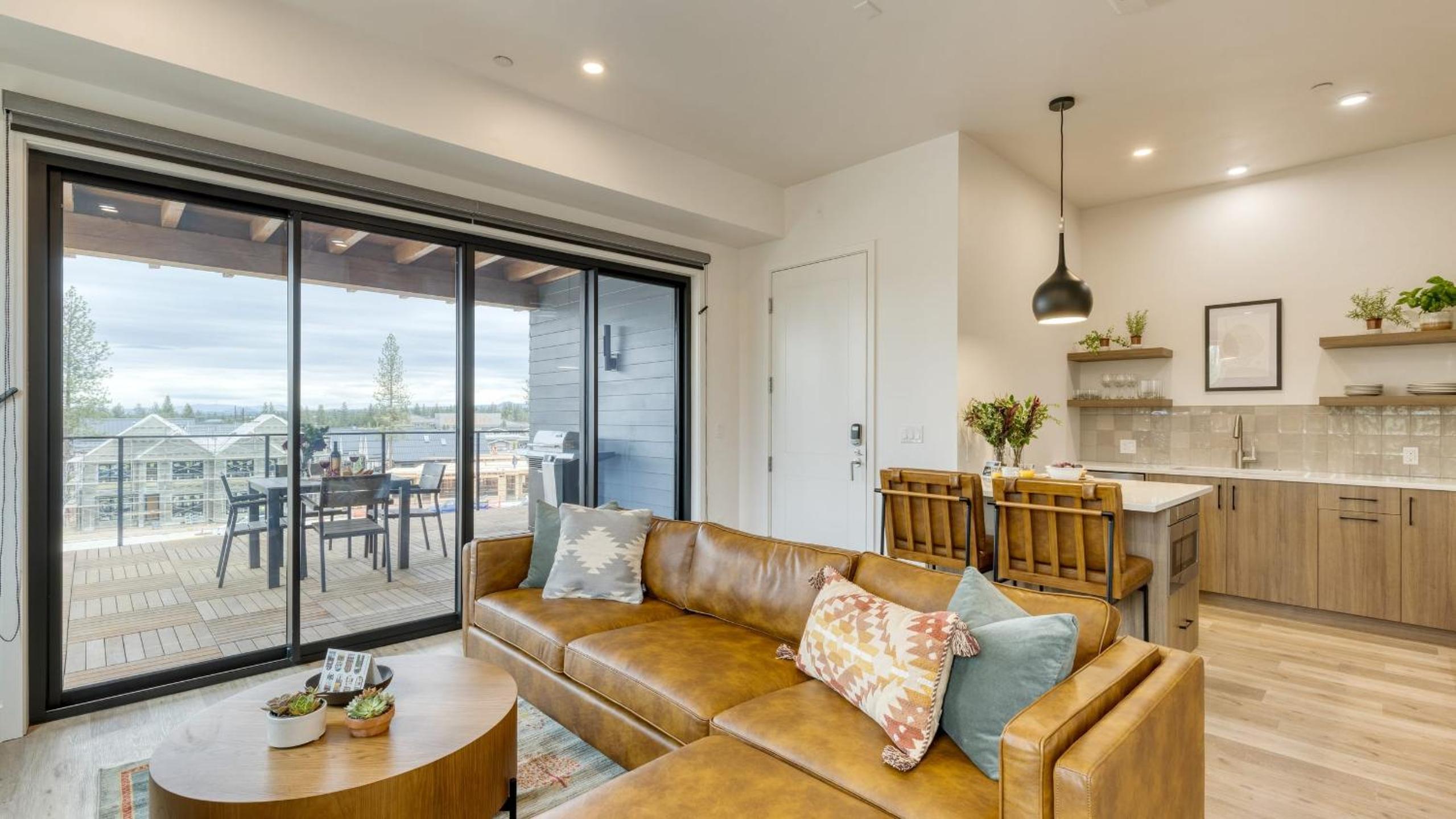 2 Units Minutes to Old Bend Deck Hot Tub 1204 Skyline Ranch by AvantStay