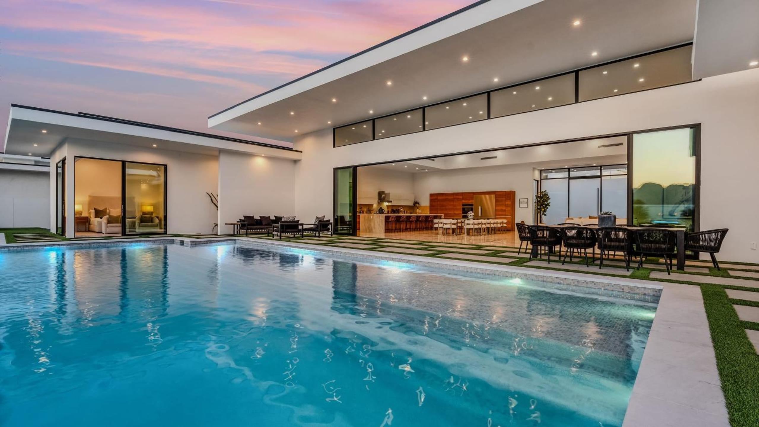Sleeps 25 2 Luxury Villas w Pool Spa Putting Green Bravo by AvantStay