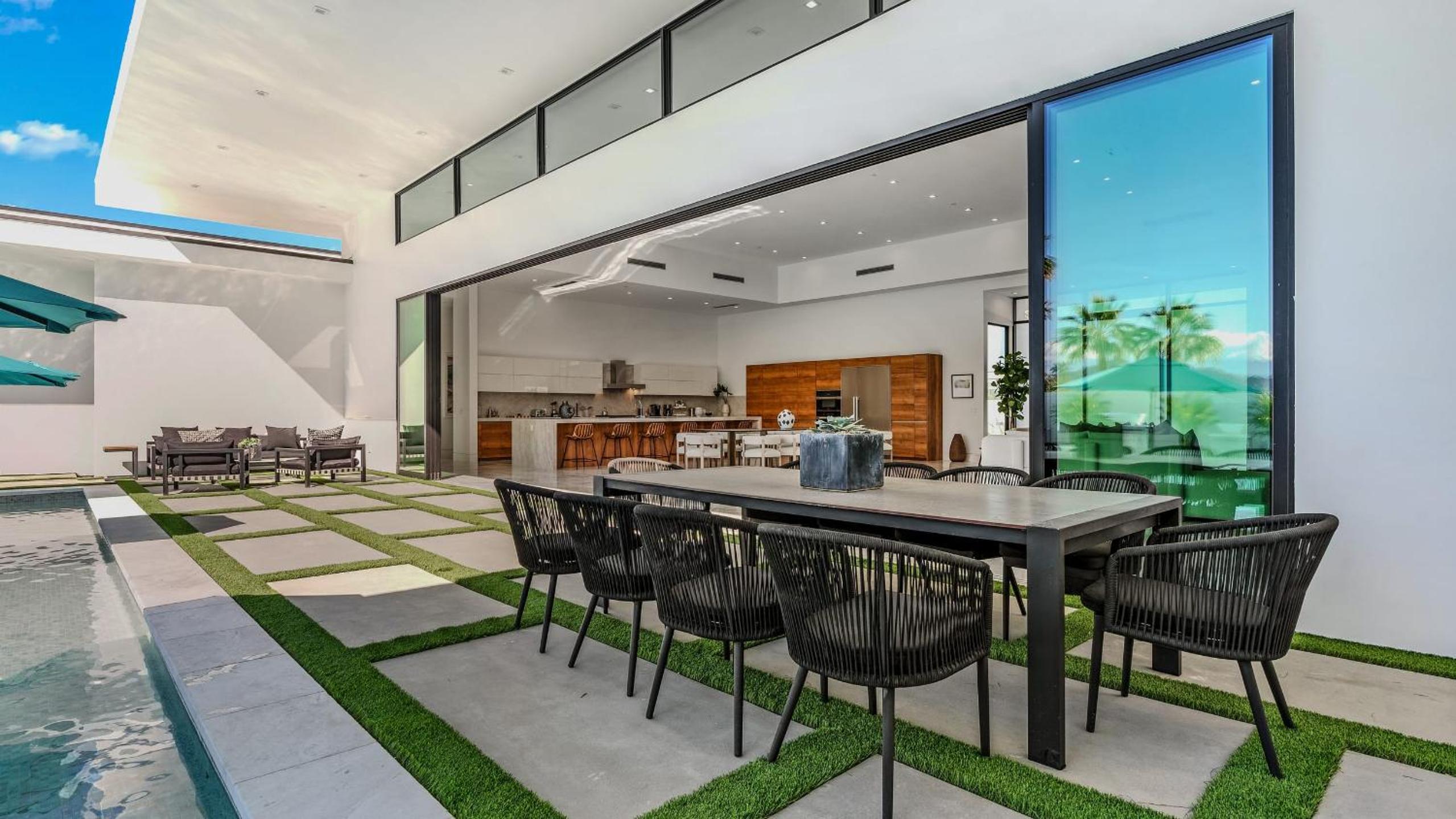 Sleeps 25 2 Luxury Villas w Pool Spa Putting Green Bravo by AvantStay