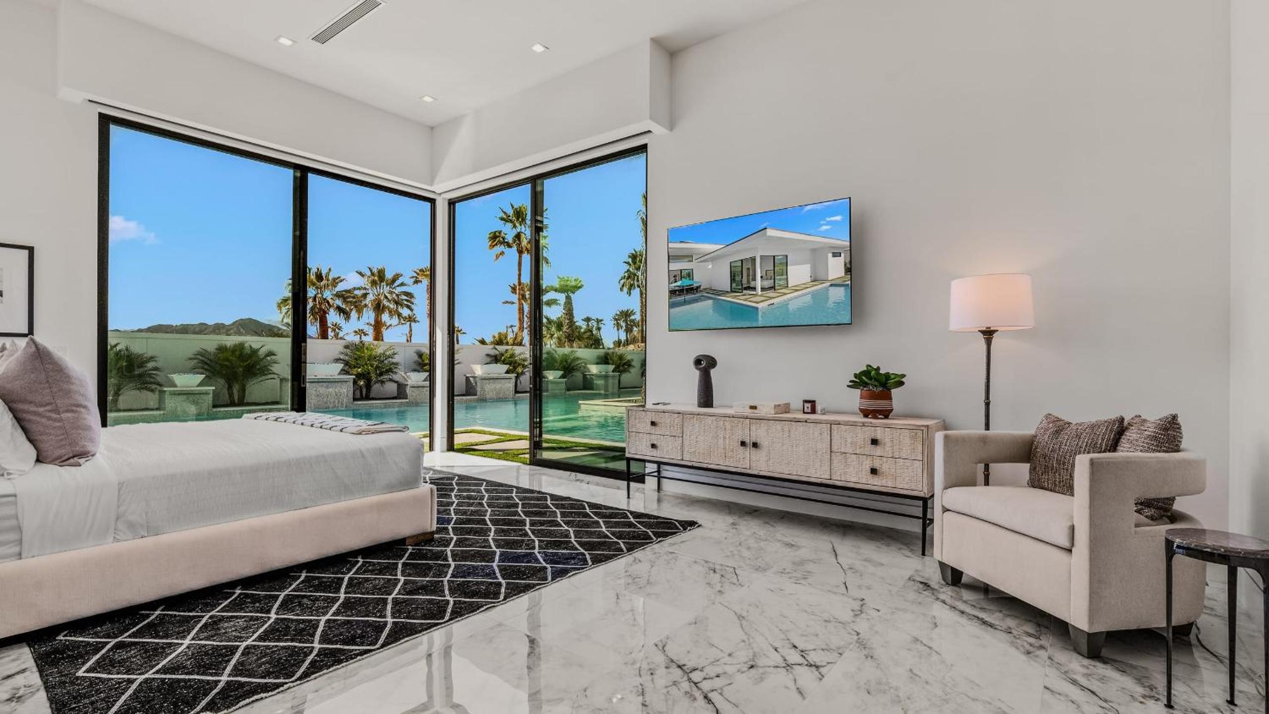 Sleeps 25 2 Luxury Villas w Pool Spa Putting Green Bravo by AvantStay