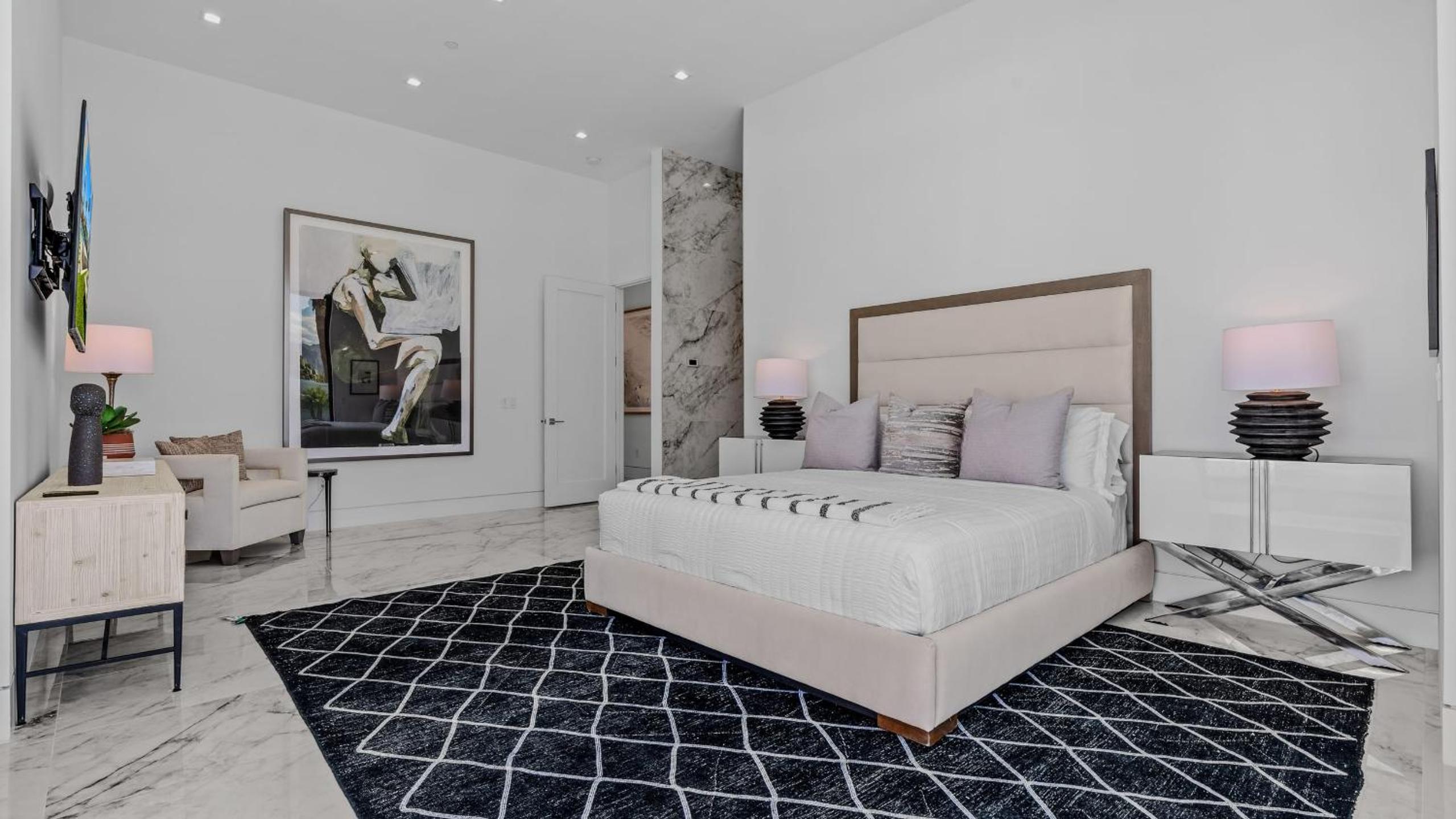 Sleeps 25 2 Luxury Villas w Pool Spa Putting Green Bravo by AvantStay
