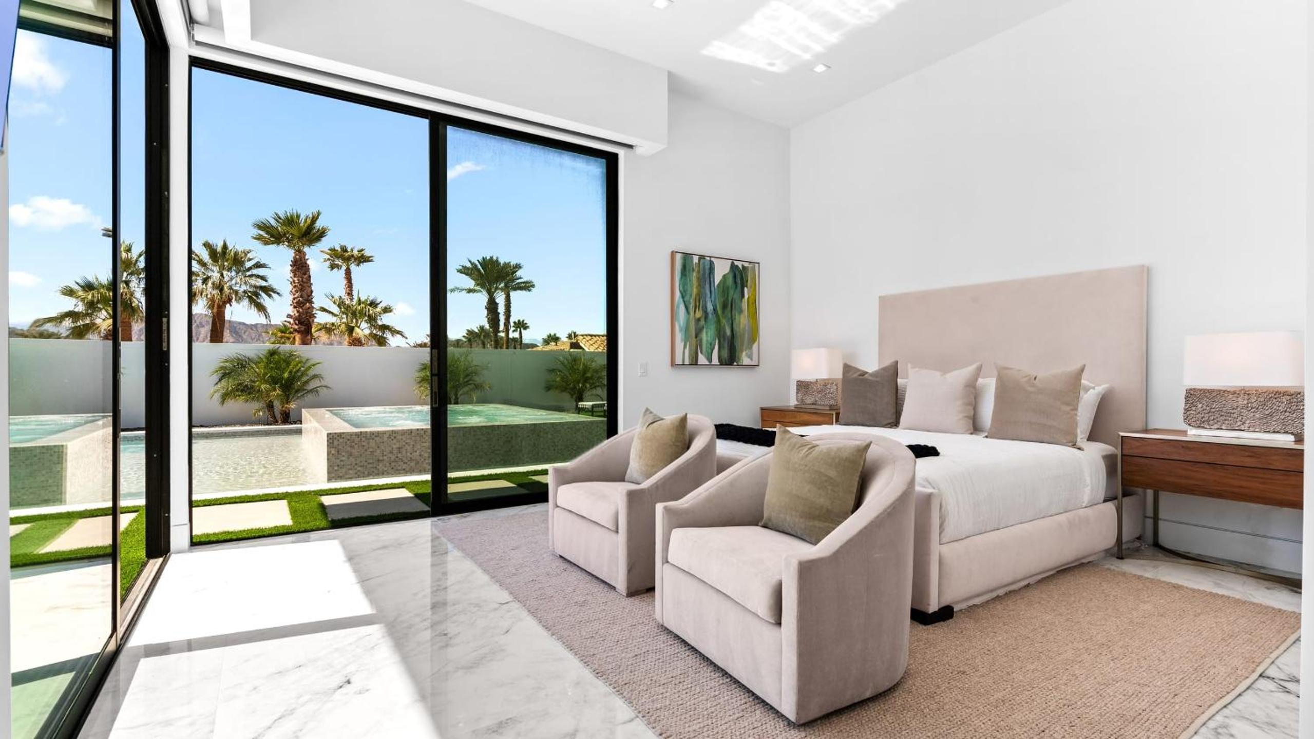 Sleeps 25 2 Luxury Villas w Pool Spa Putting Green Bravo by AvantStay