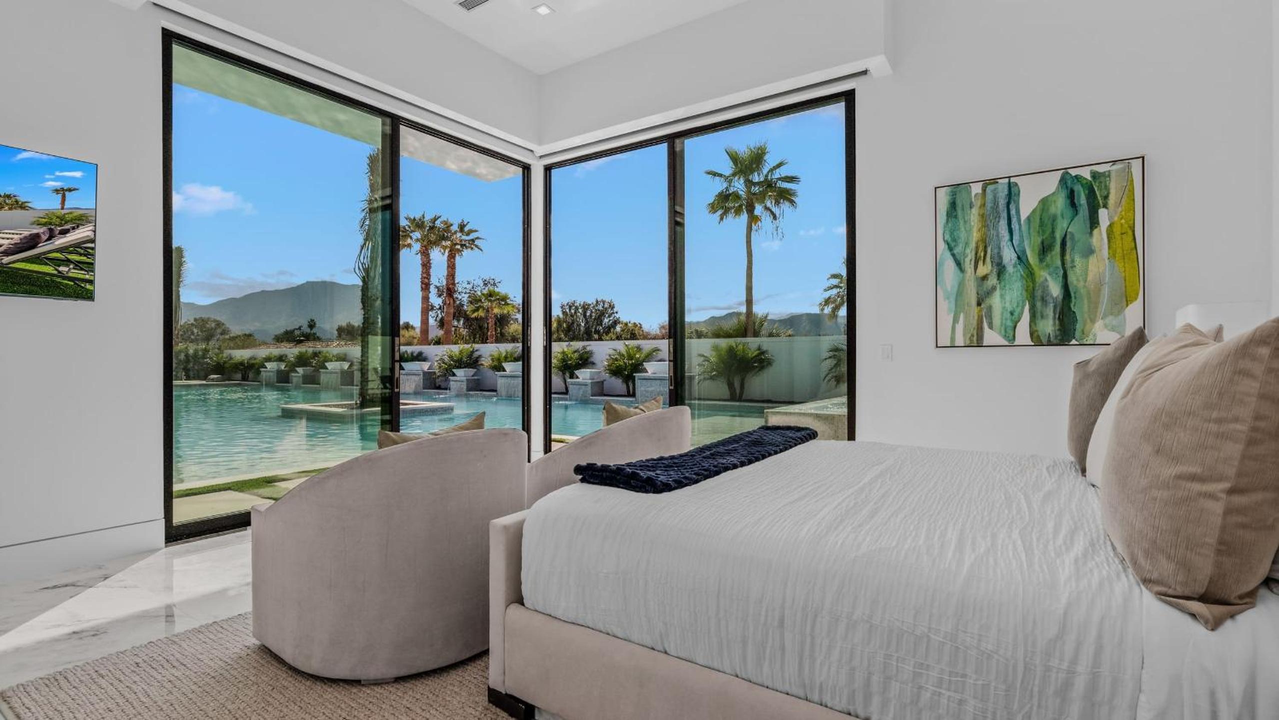 Sleeps 25 2 Luxury Villas w Pool Spa Putting Green Bravo by AvantStay