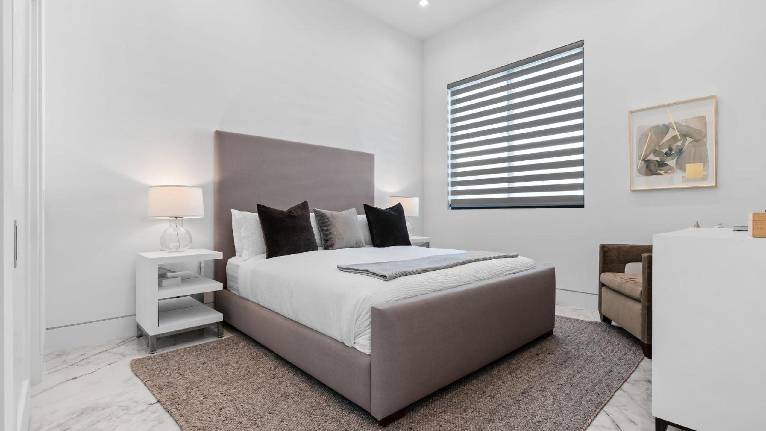 Sleeps 25 2 Luxury Villas w Pool Spa Putting Green Bravo by AvantStay