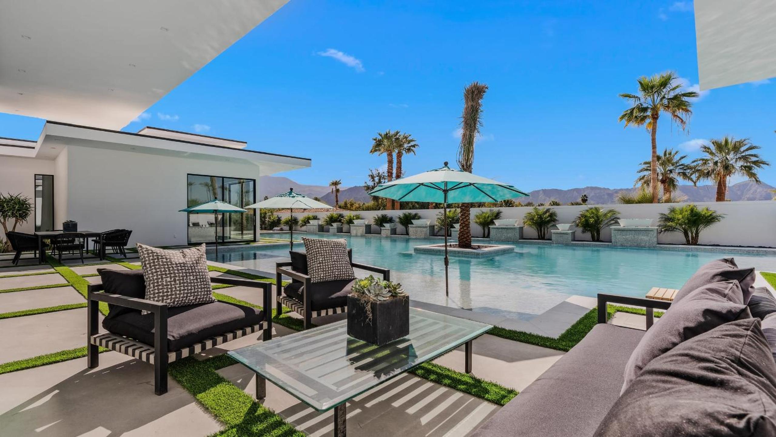 Sleeps 25 2 Luxury Villas w Pool Spa Putting Green Bravo by AvantStay