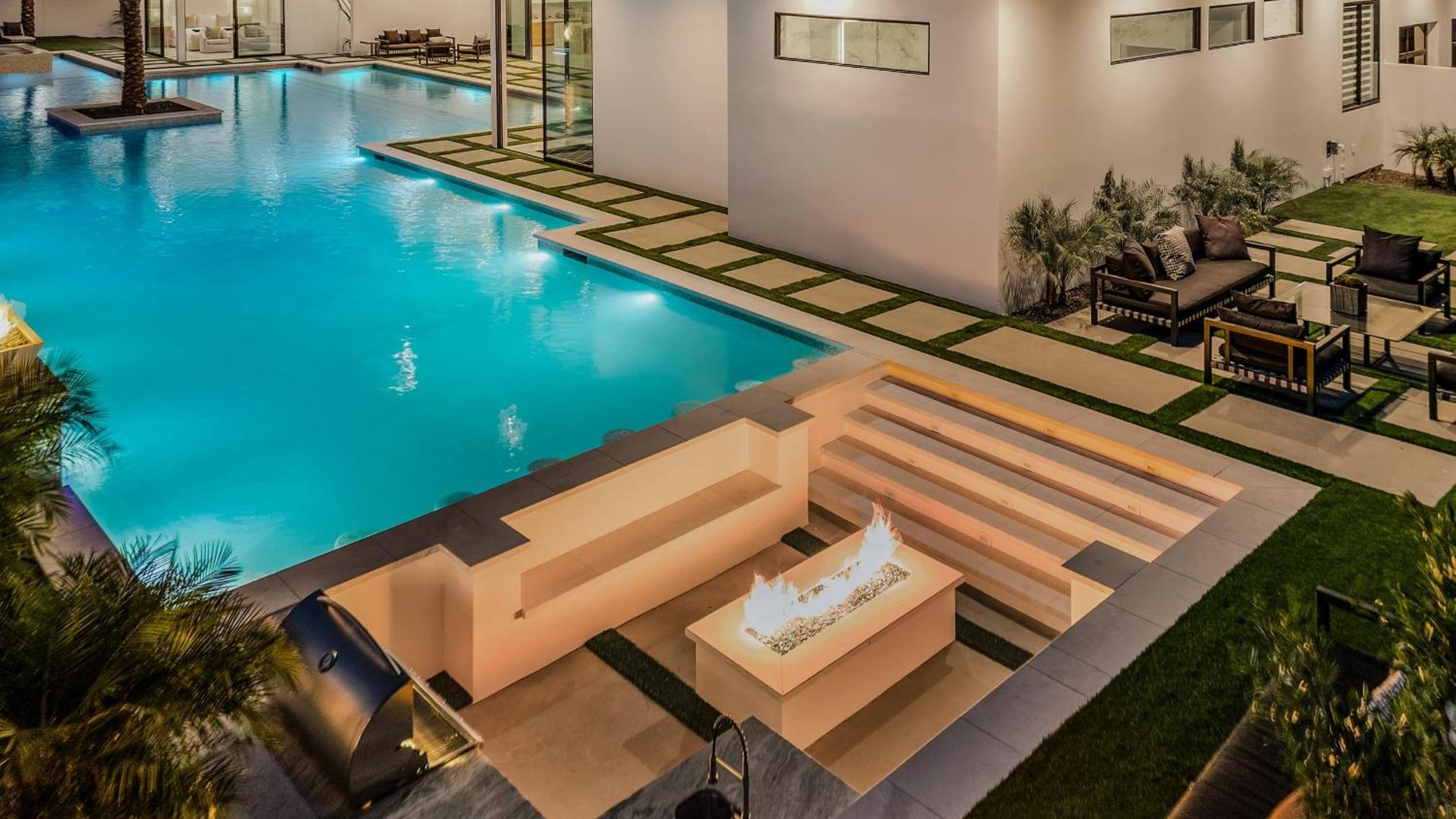 Sleeps 25 2 Luxury Villas w Pool Spa Putting Green Bravo by AvantStay