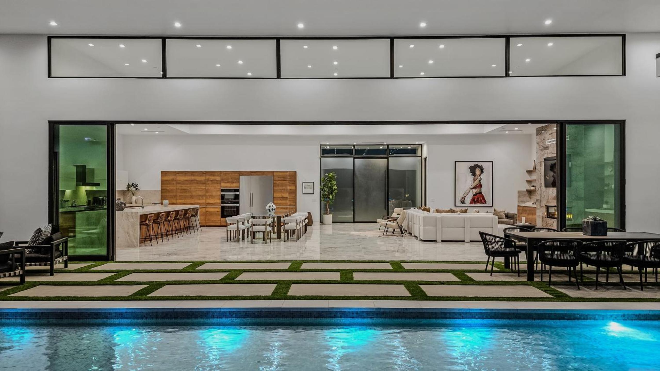 Sleeps 25 2 Luxury Villas w Pool Spa Putting Green Bravo by AvantStay