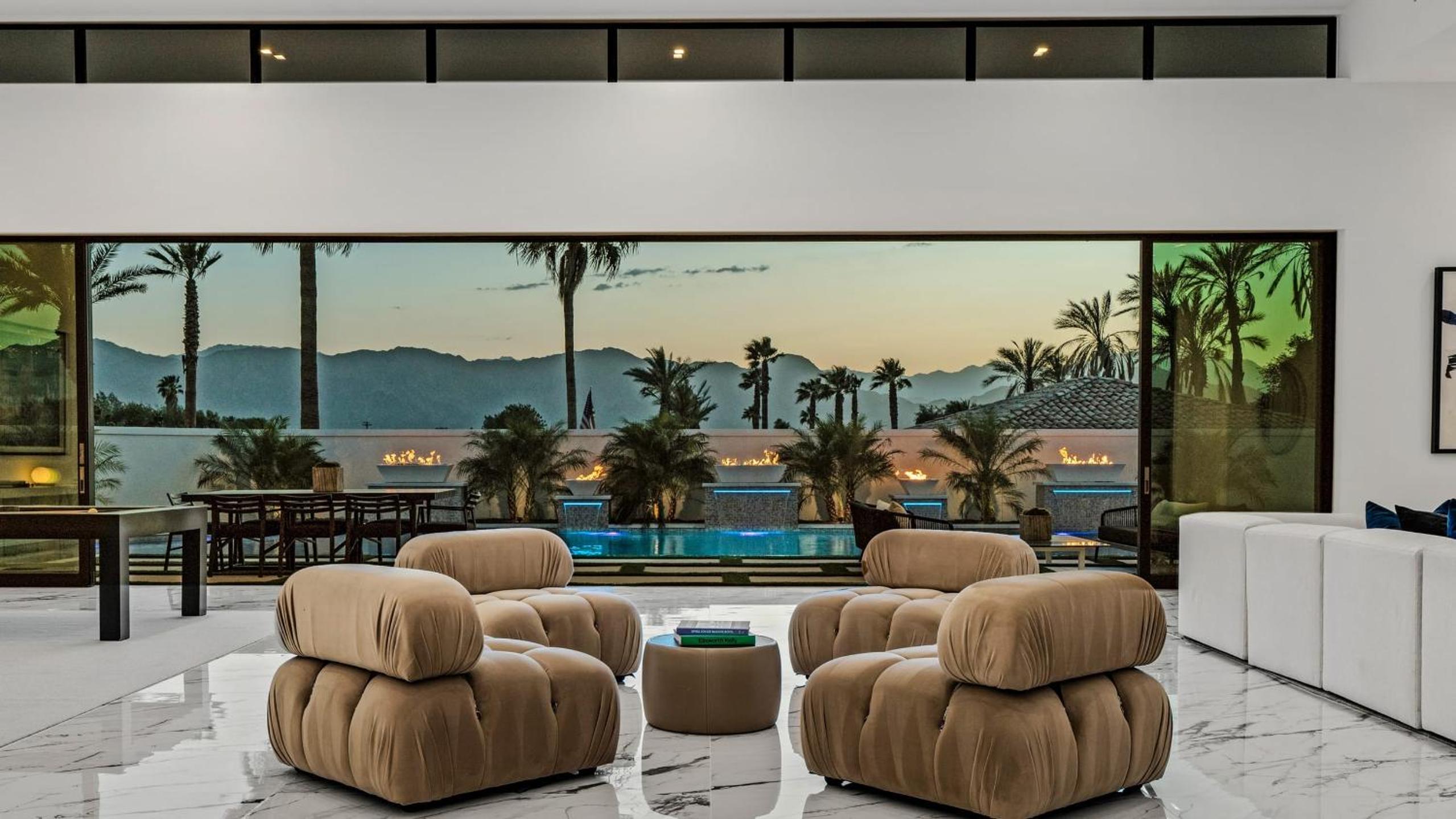 Sleeps 25 2 Luxury Villas w Pool Spa Putting Green Bravo by AvantStay