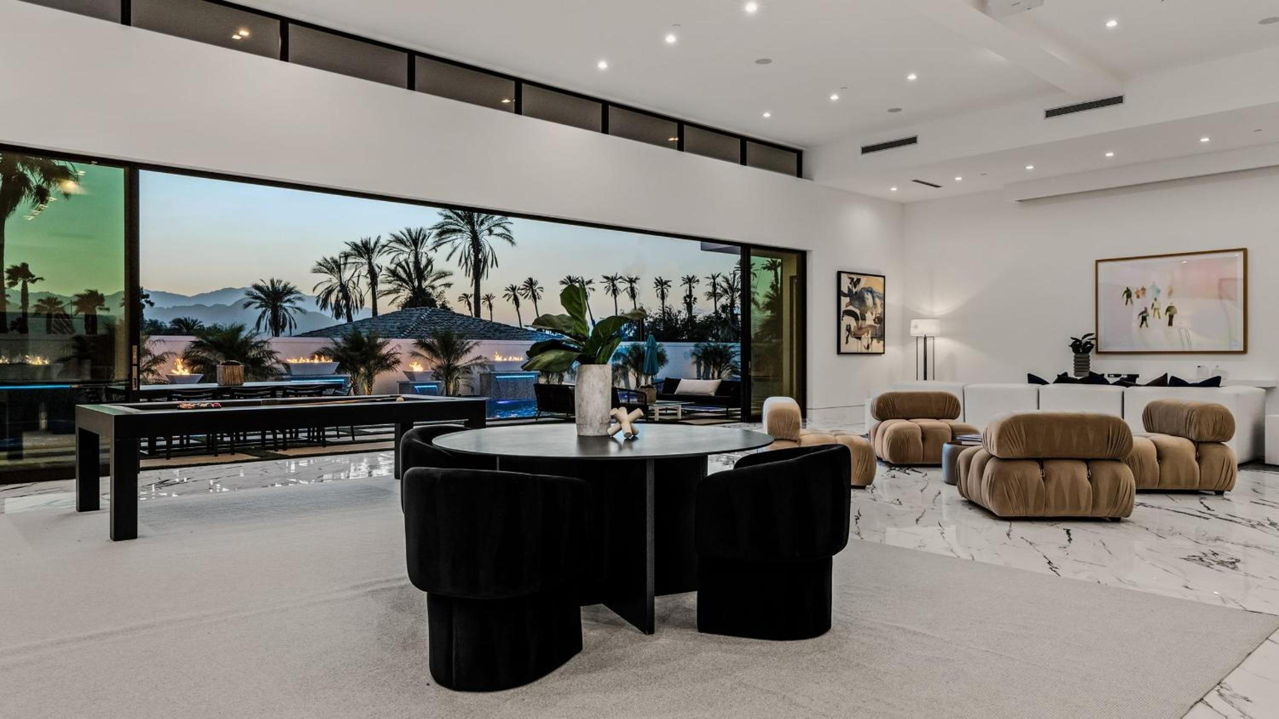 Sleeps 25 2 Luxury Villas w Pool Spa Putting Green Bravo by AvantStay