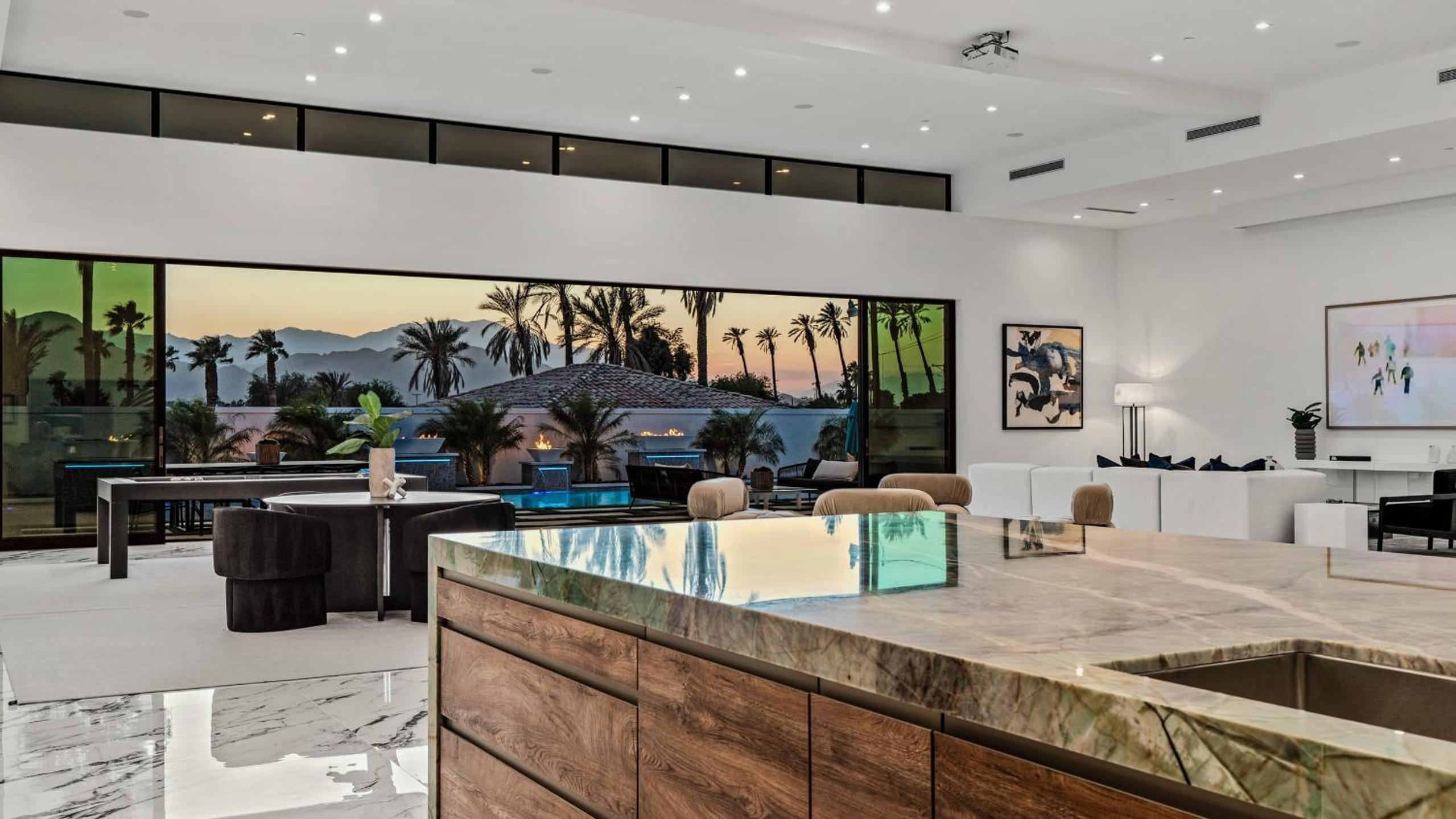 Sleeps 25 2 Luxury Villas w Pool Spa Putting Green Bravo by AvantStay