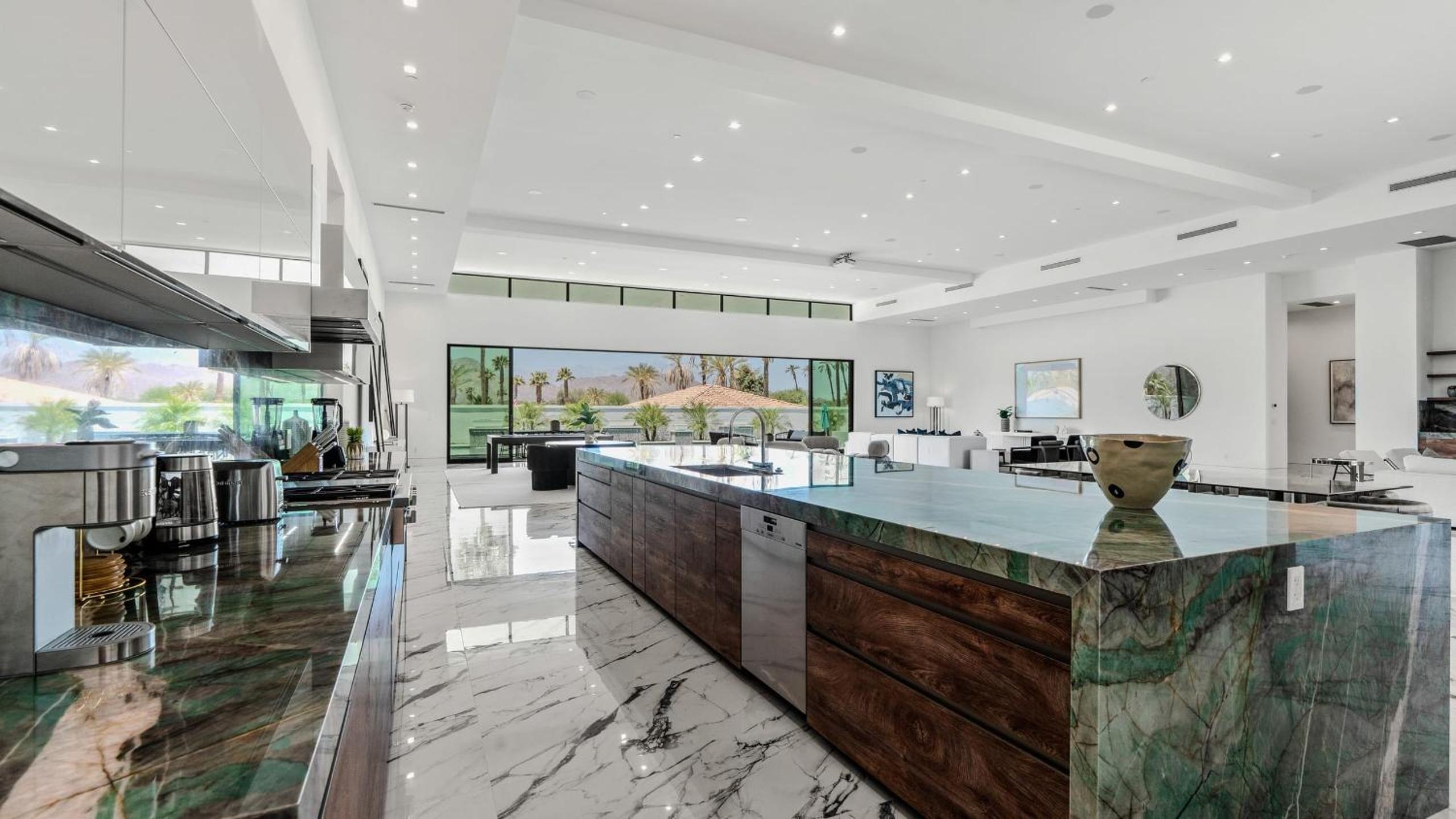 Sleeps 25 2 Luxury Villas w Pool Spa Putting Green Bravo by AvantStay