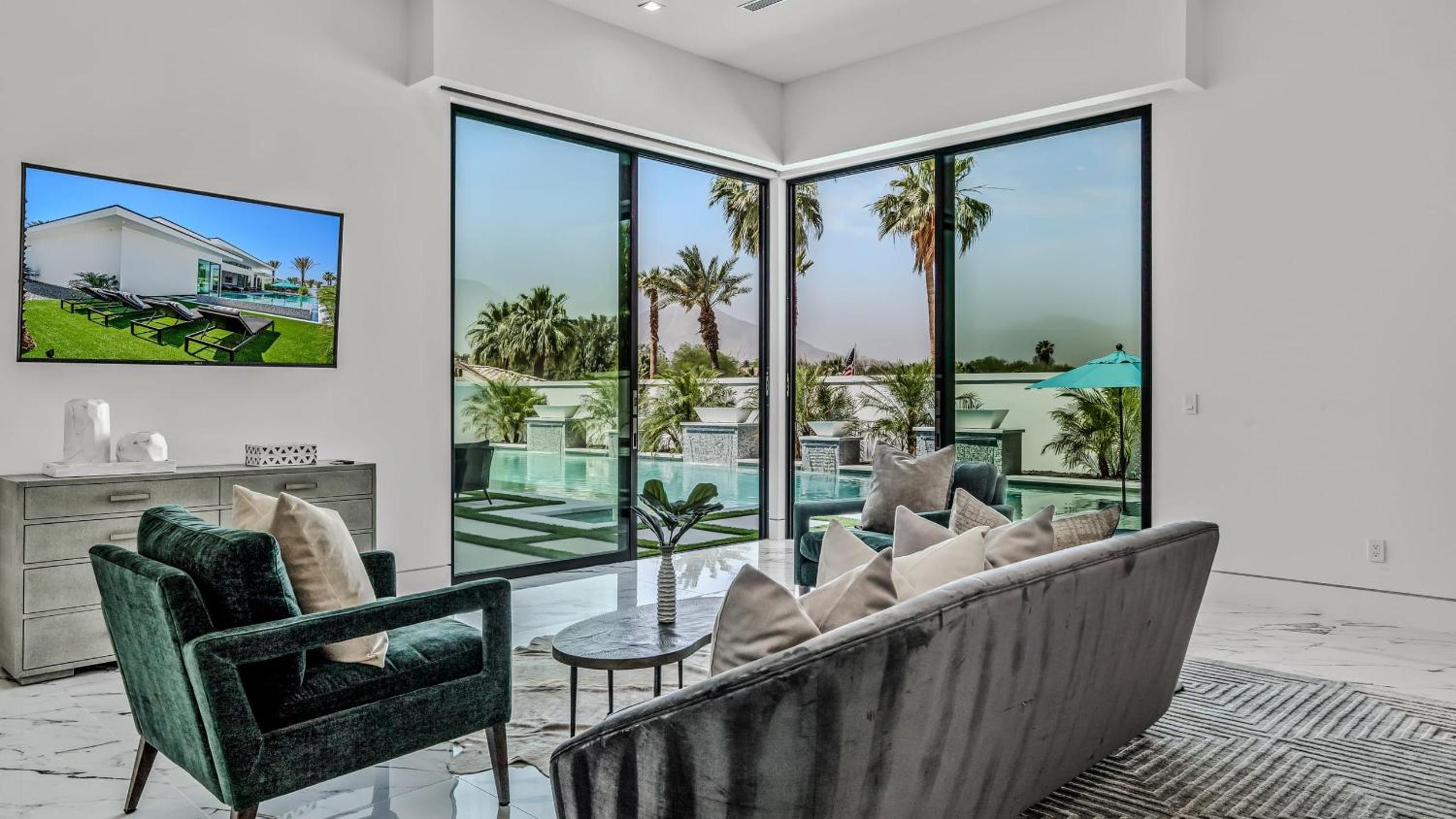 Sleeps 25 2 Luxury Villas w Pool Spa Putting Green Bravo by AvantStay