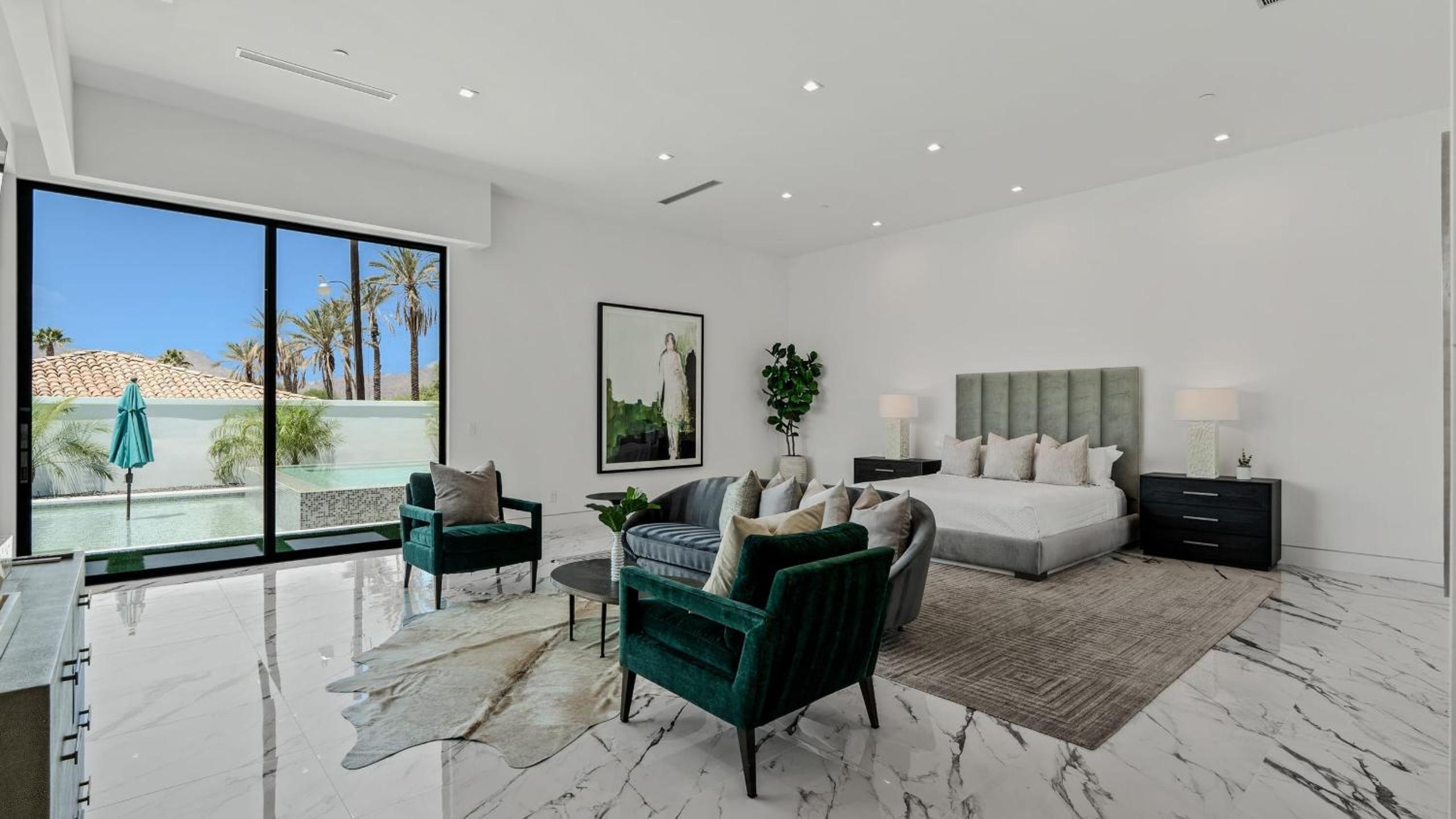 Sleeps 25 2 Luxury Villas w Pool Spa Putting Green Bravo by AvantStay