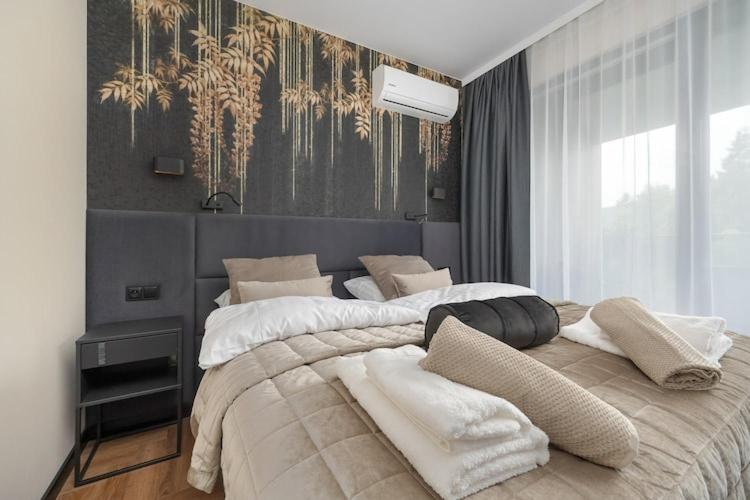 Holiday studio with balcony, indoor pool, sauna