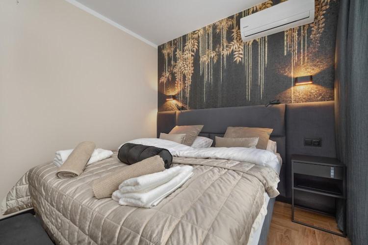 Holiday studio with balcony, indoor pool, sauna