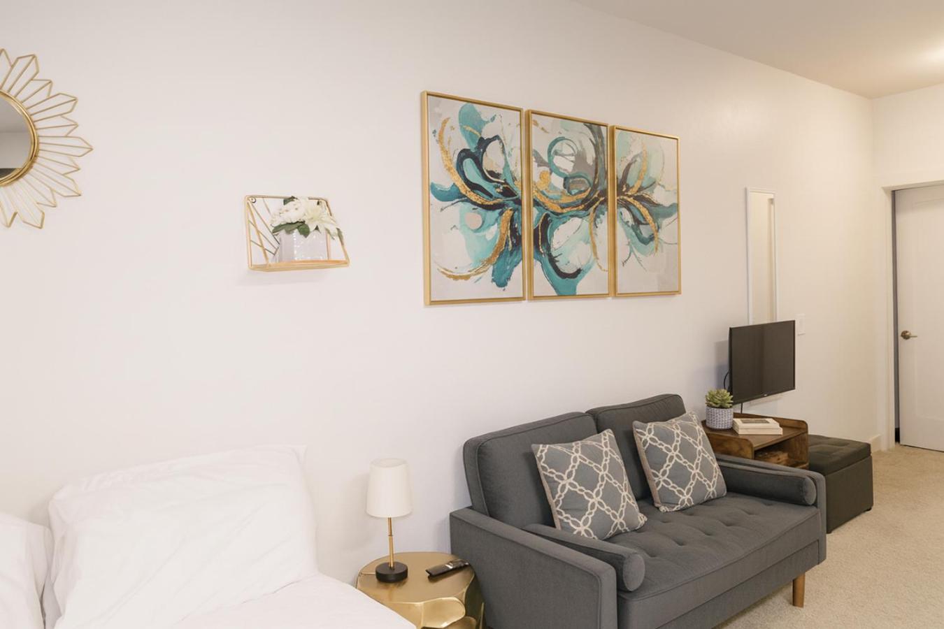 Ocean Breeze Marina Suites with Pool, Gym & Hot Tub