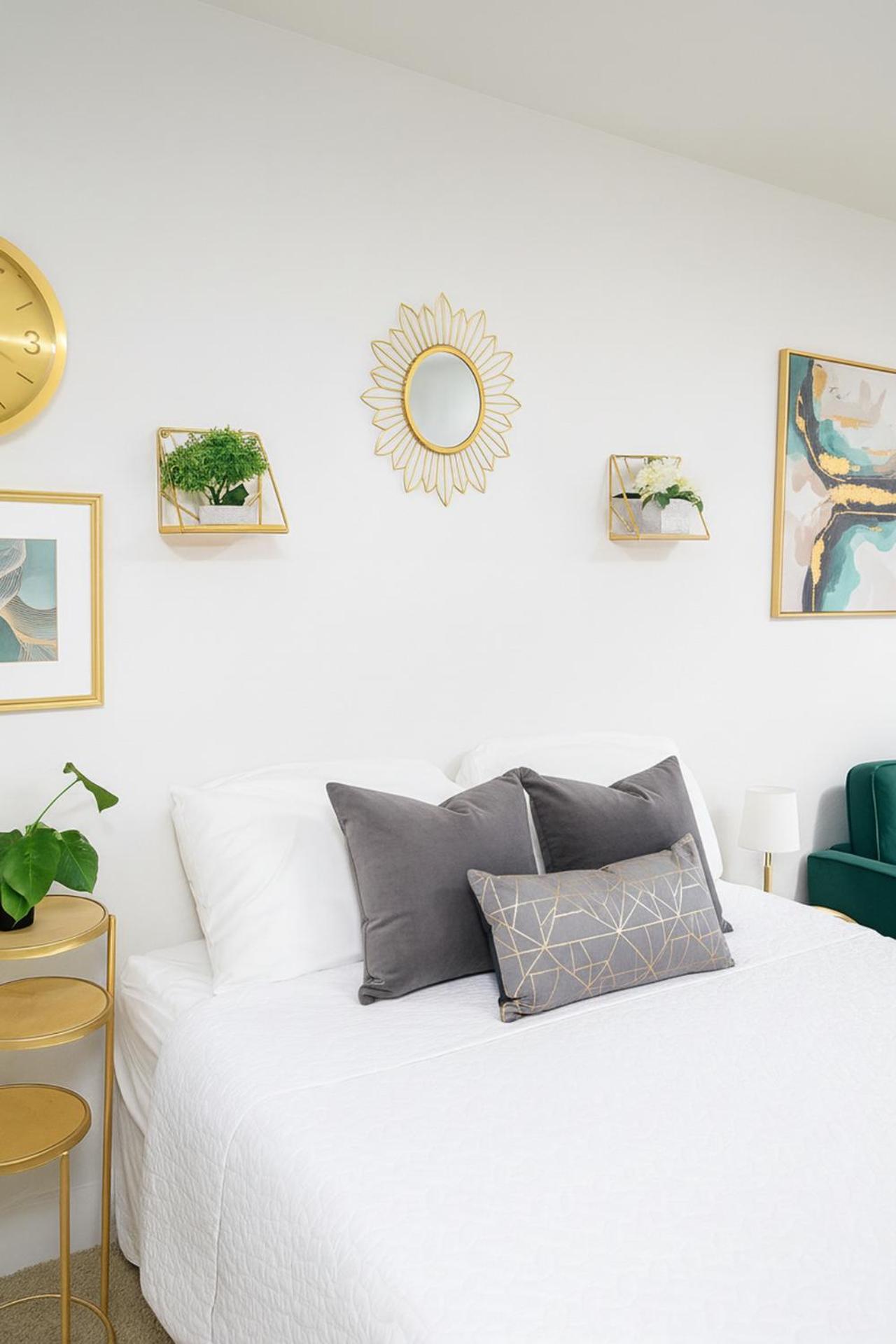 Ocean Breeze Marina Suites with Pool, Gym & Hot Tub