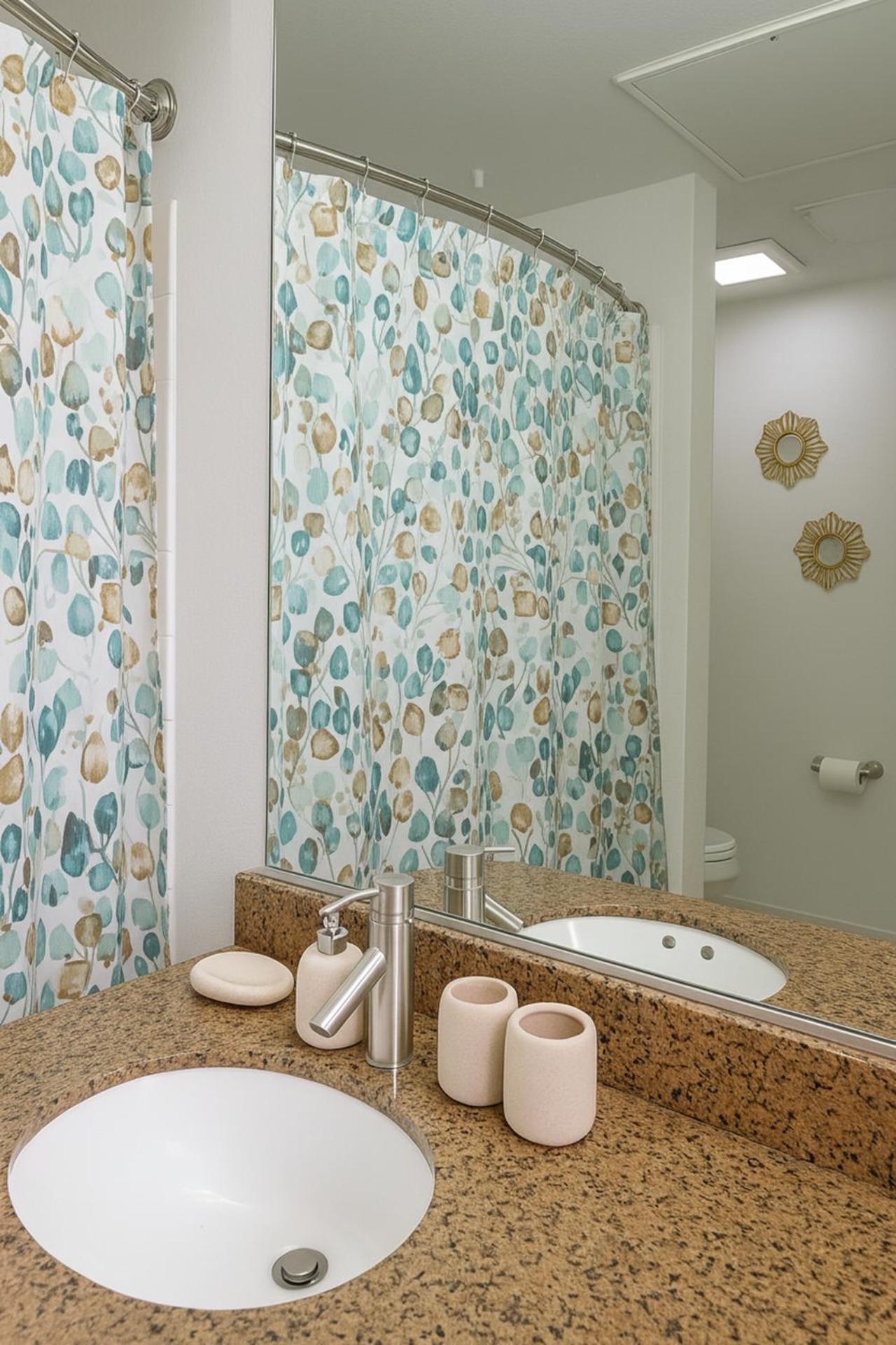 Ocean Breeze Marina Suites with Pool, Gym & Hot Tub