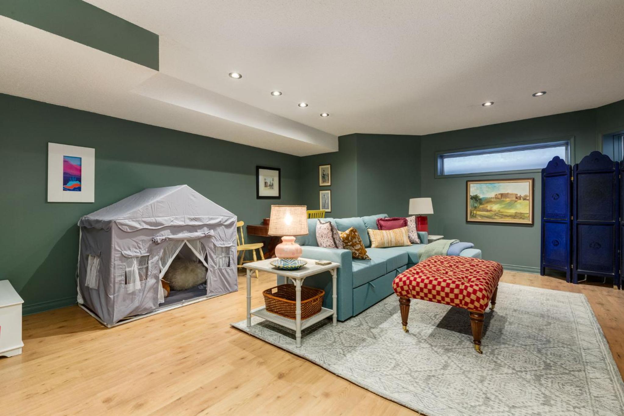 City Nest Steps to Kensington Bow River DT