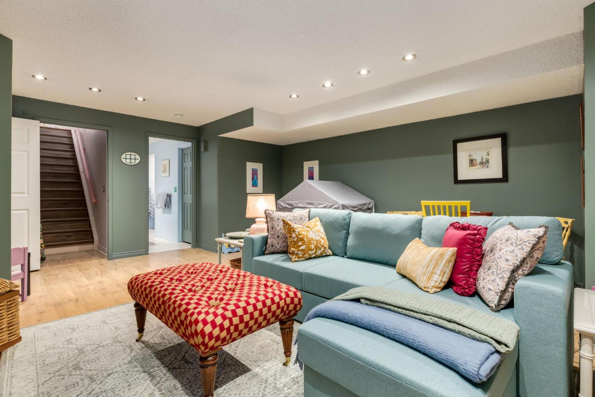 City Nest Steps to Kensington Bow River DT