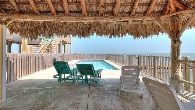 Waterfront Shared Boat Dock Pool w Views Ariel’s Grotto by AvantStay