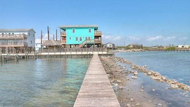 Waterfront Shared Boat Dock Pool w Views Ariel’s Grotto by AvantStay