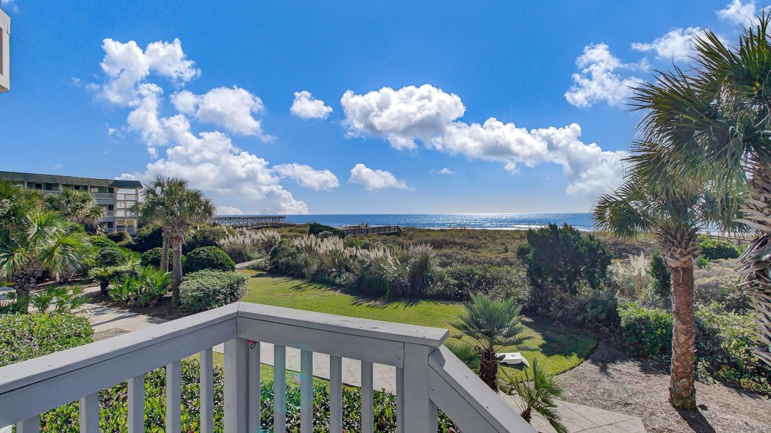 Beachfront 3BDR Condo w Pool Deck Ocean Views Ocean Blvd 102 by AvantStay