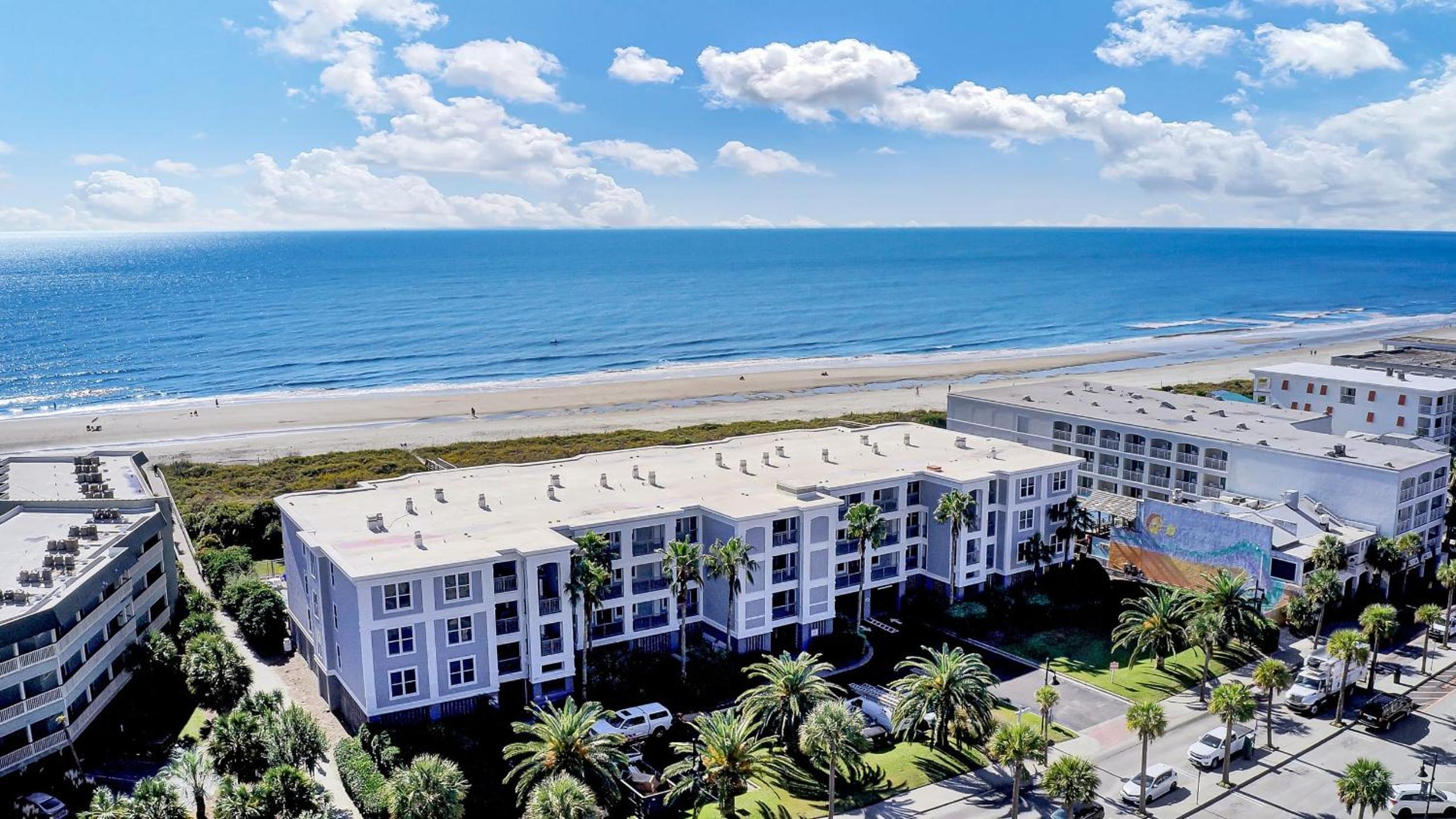 Beachfront 3BDR Condo w Pool Deck Ocean Views Ocean Blvd 102 by AvantStay