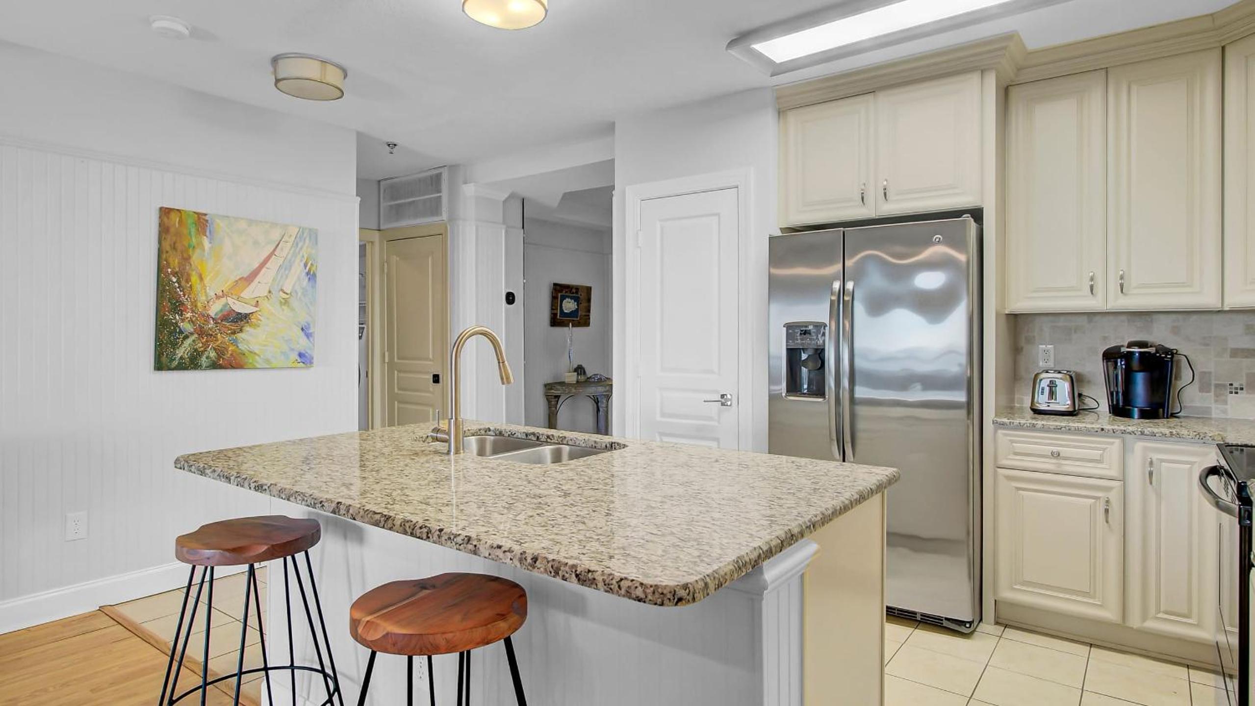 Beachfront 3BDR Condo w Pool Deck Ocean Views Ocean Blvd 102 by AvantStay