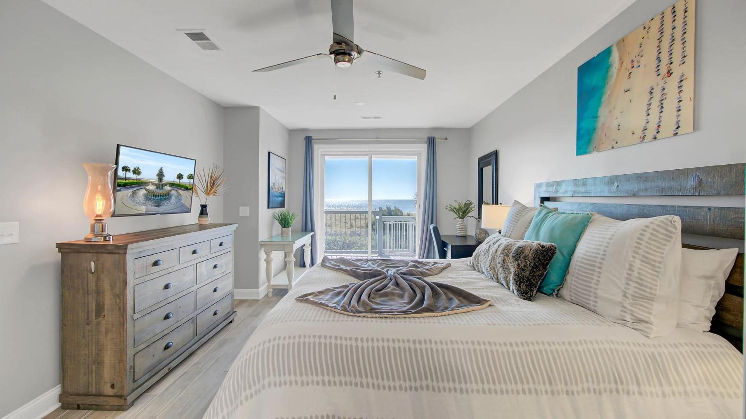 Beachfront 3BDR Condo w Pool Deck Ocean Views Ocean Blvd 102 by AvantStay