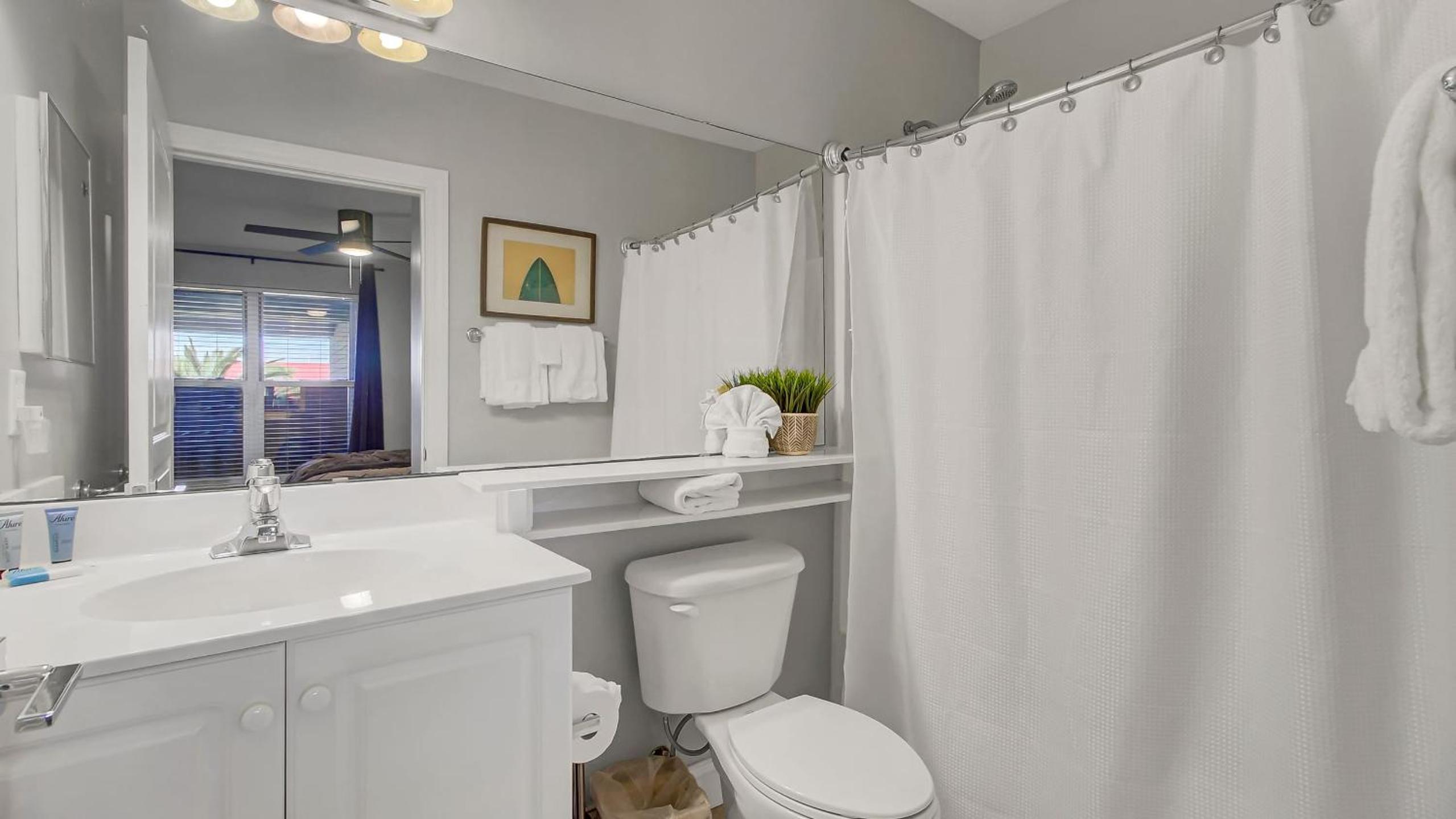 Beachfront 3BDR Condo w Pool Deck Ocean Views Ocean Blvd 102 by AvantStay