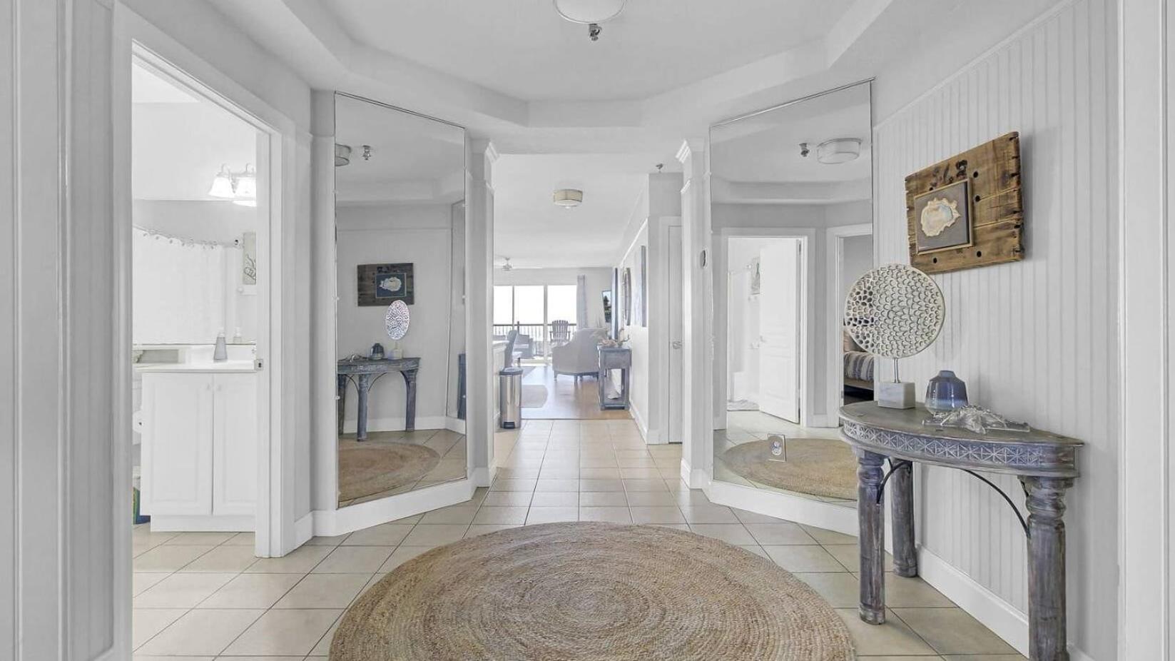 Beachfront 3BDR Condo w Pool Deck Ocean Views Ocean Blvd 102 by AvantStay